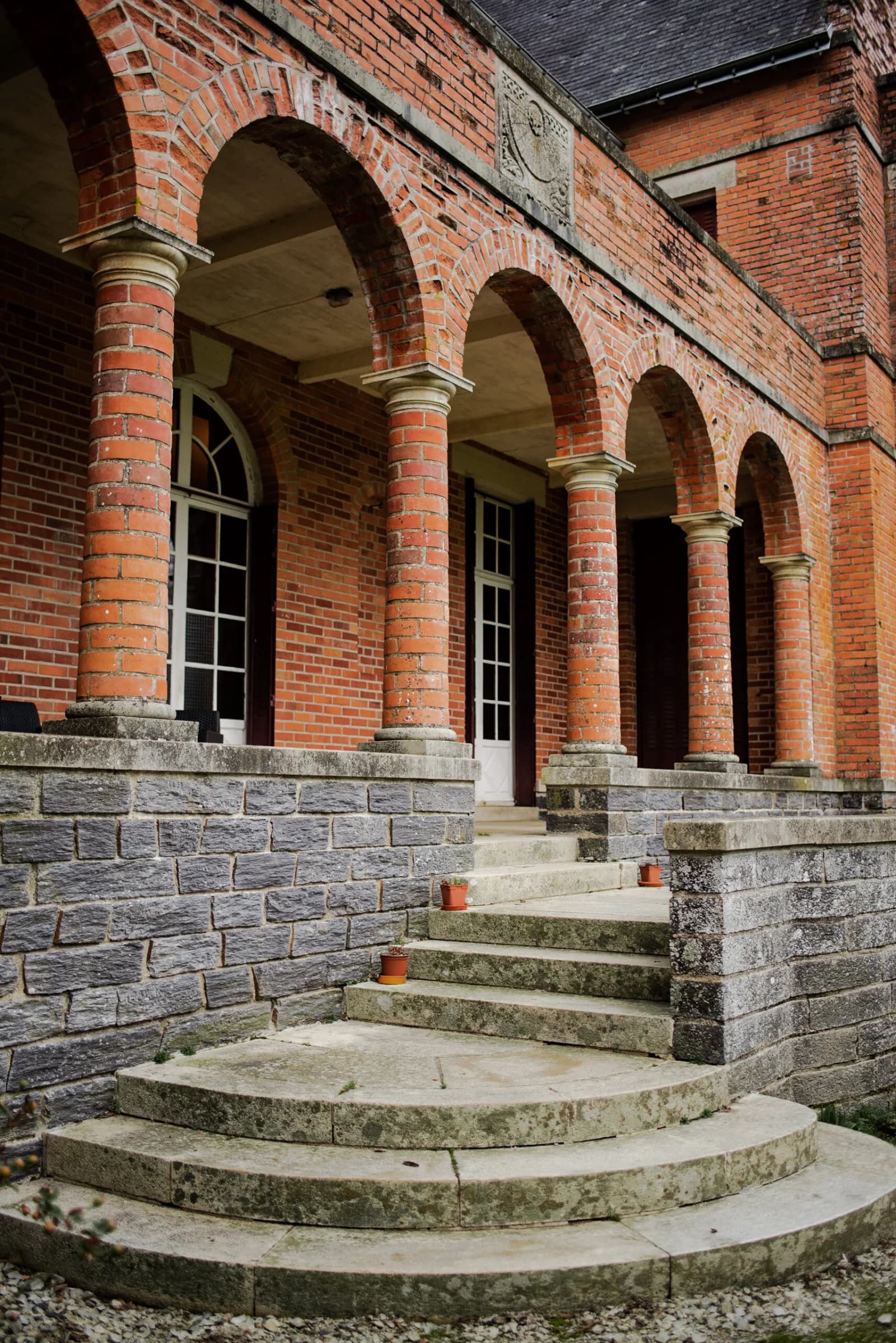 Space Château Arches Red Bricks - 1