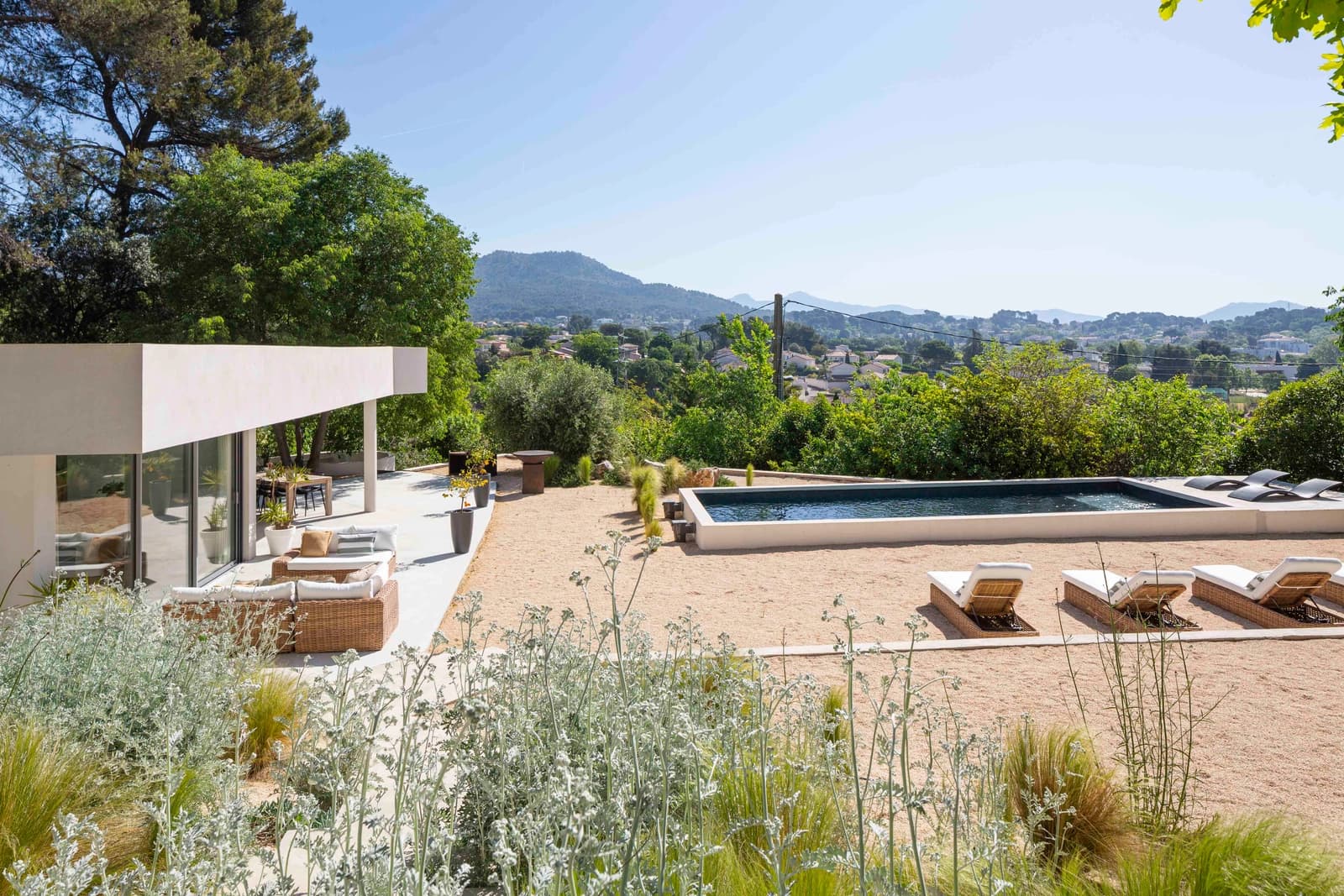 Space Futuristic Architect-Designed House with Pool – Marseille, Accates District - 0