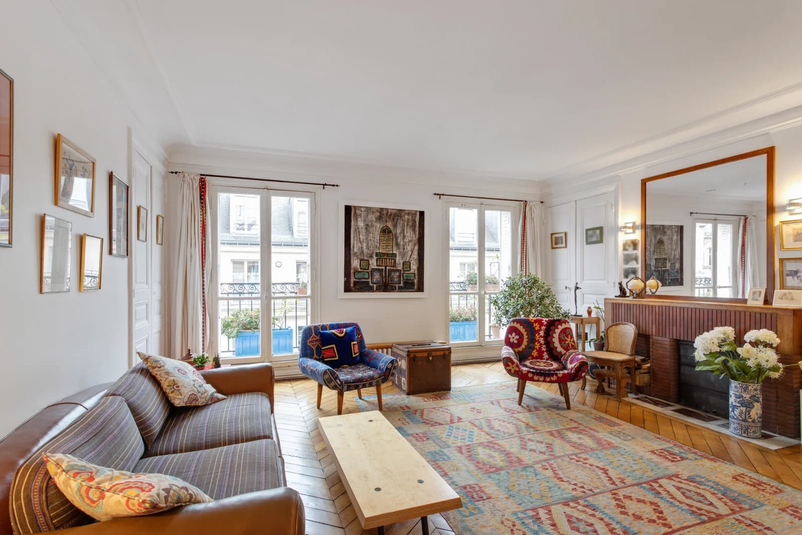 Living room in Nice, bright space in the Europe district - 1