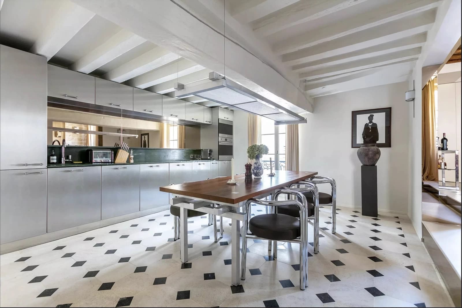 Space Apartment renovated by an architect - In the heart of the Marais - 4