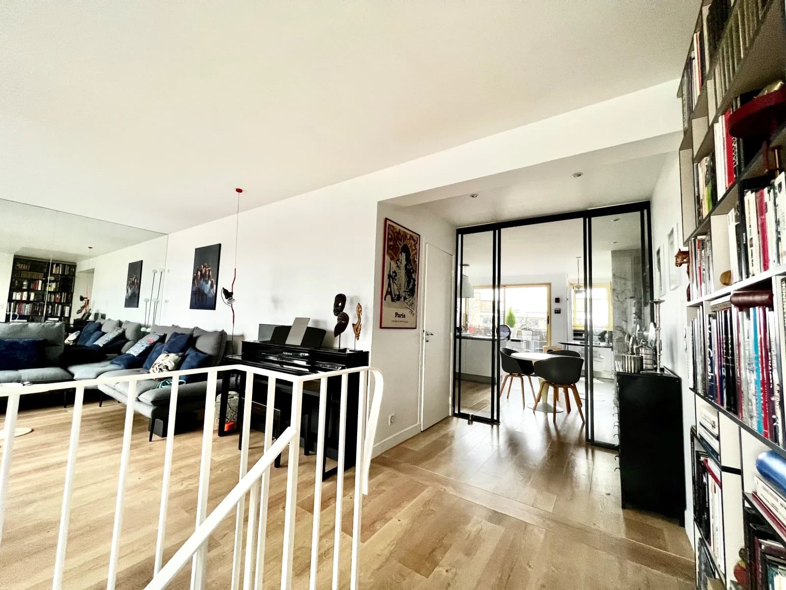 Espace Duplex avec terrasse offrant un panorama parisien unique - 4