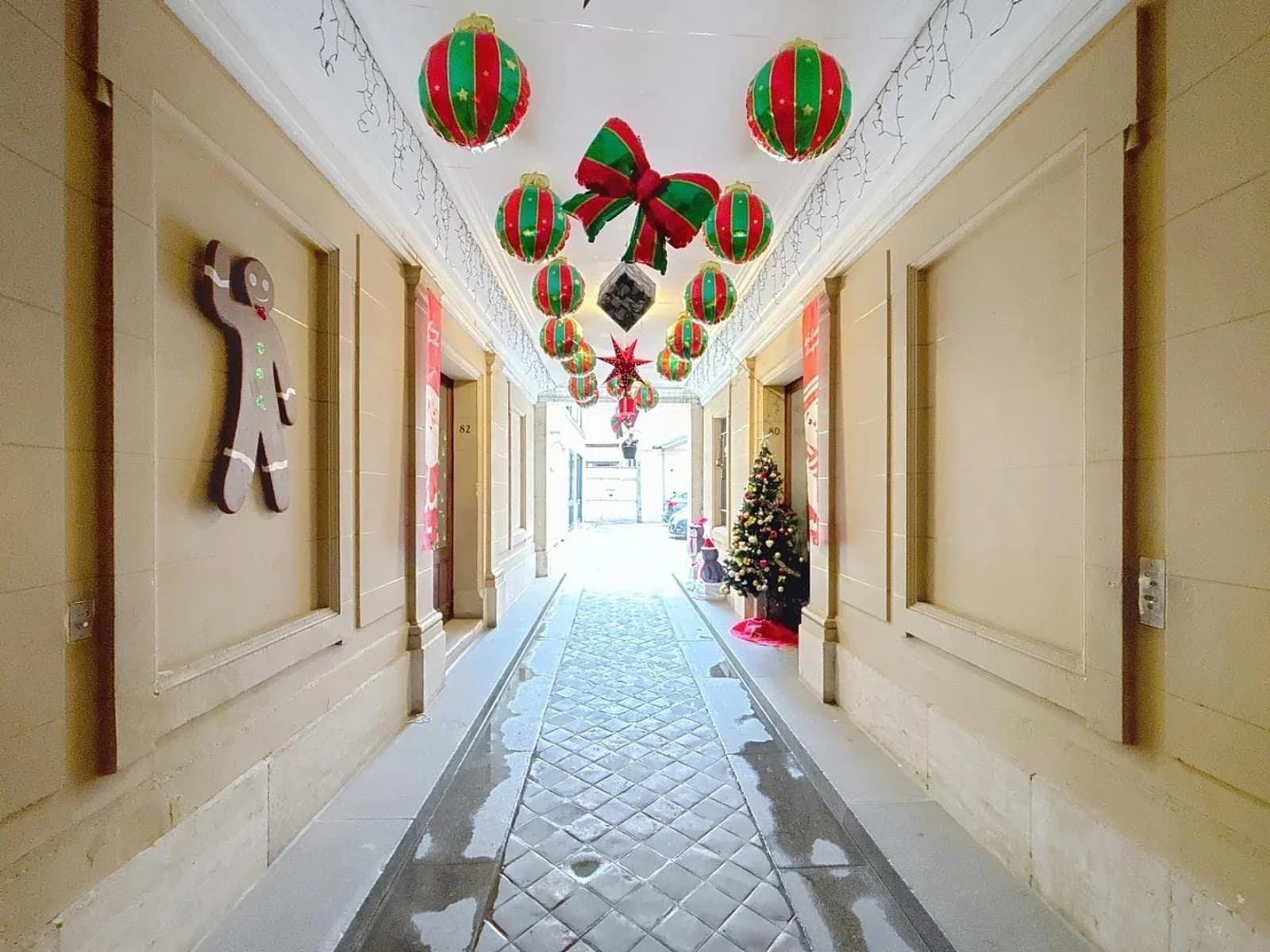 Space Vacant 300 m2 premises on 3 levels - 0