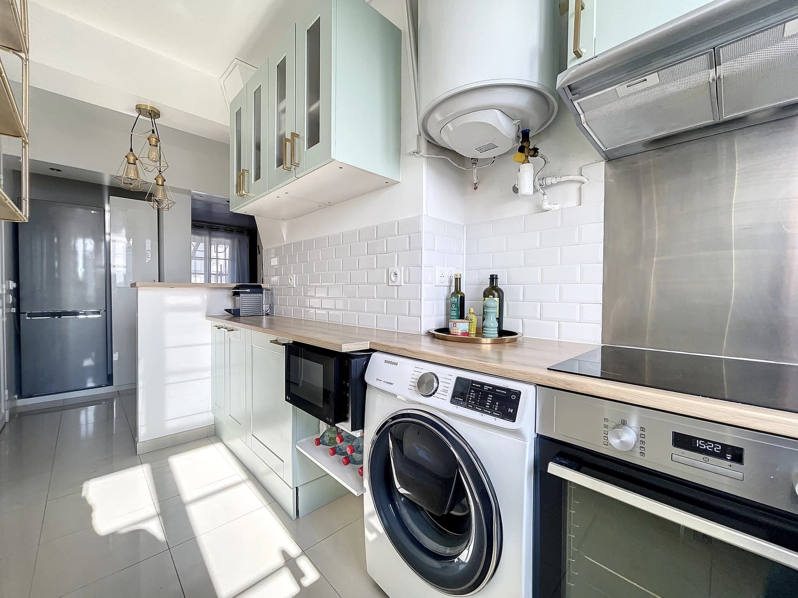Space Bright, modern Haussmann apartment - 4