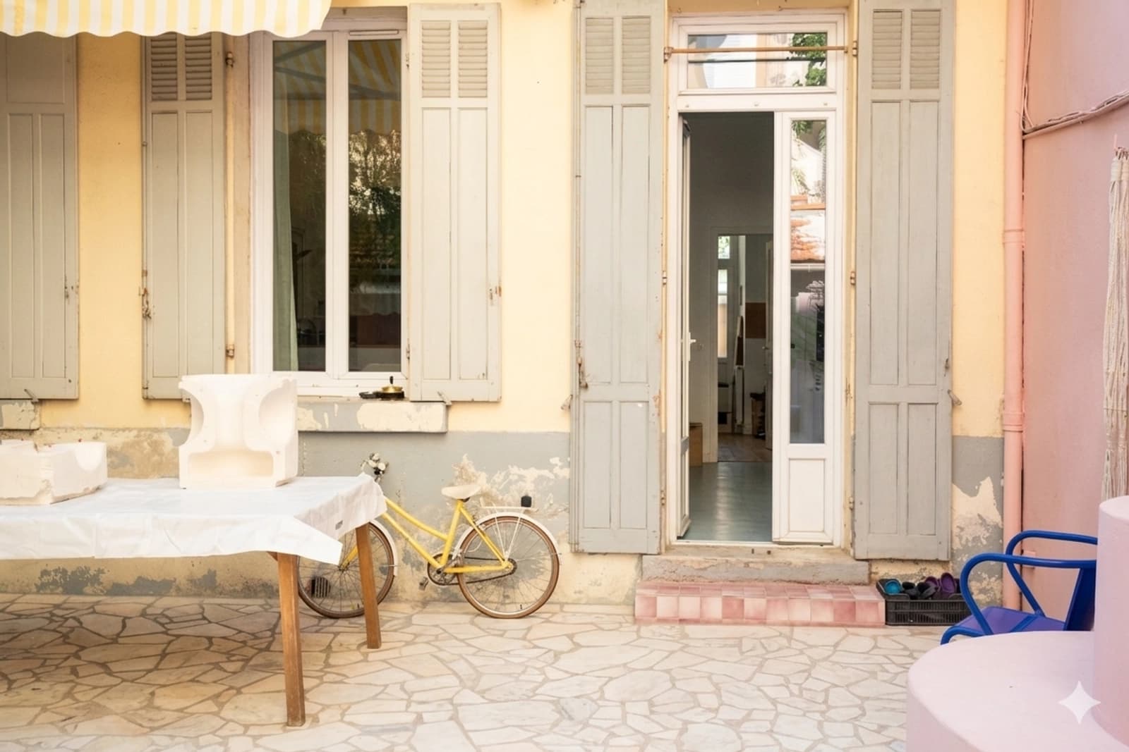 Space Modern and Minimalist House - 4