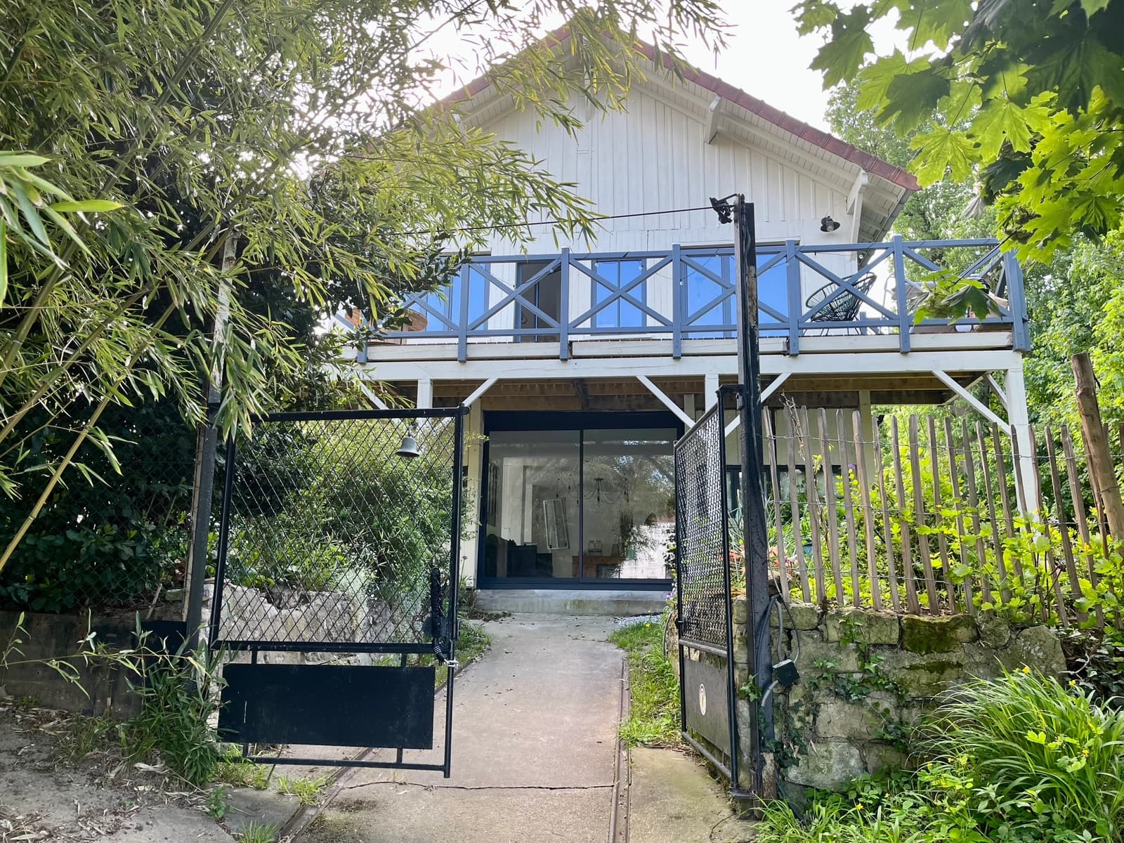 Salle de réunion dans Éco-cabanes de charme en bois sur une île paisible - 1