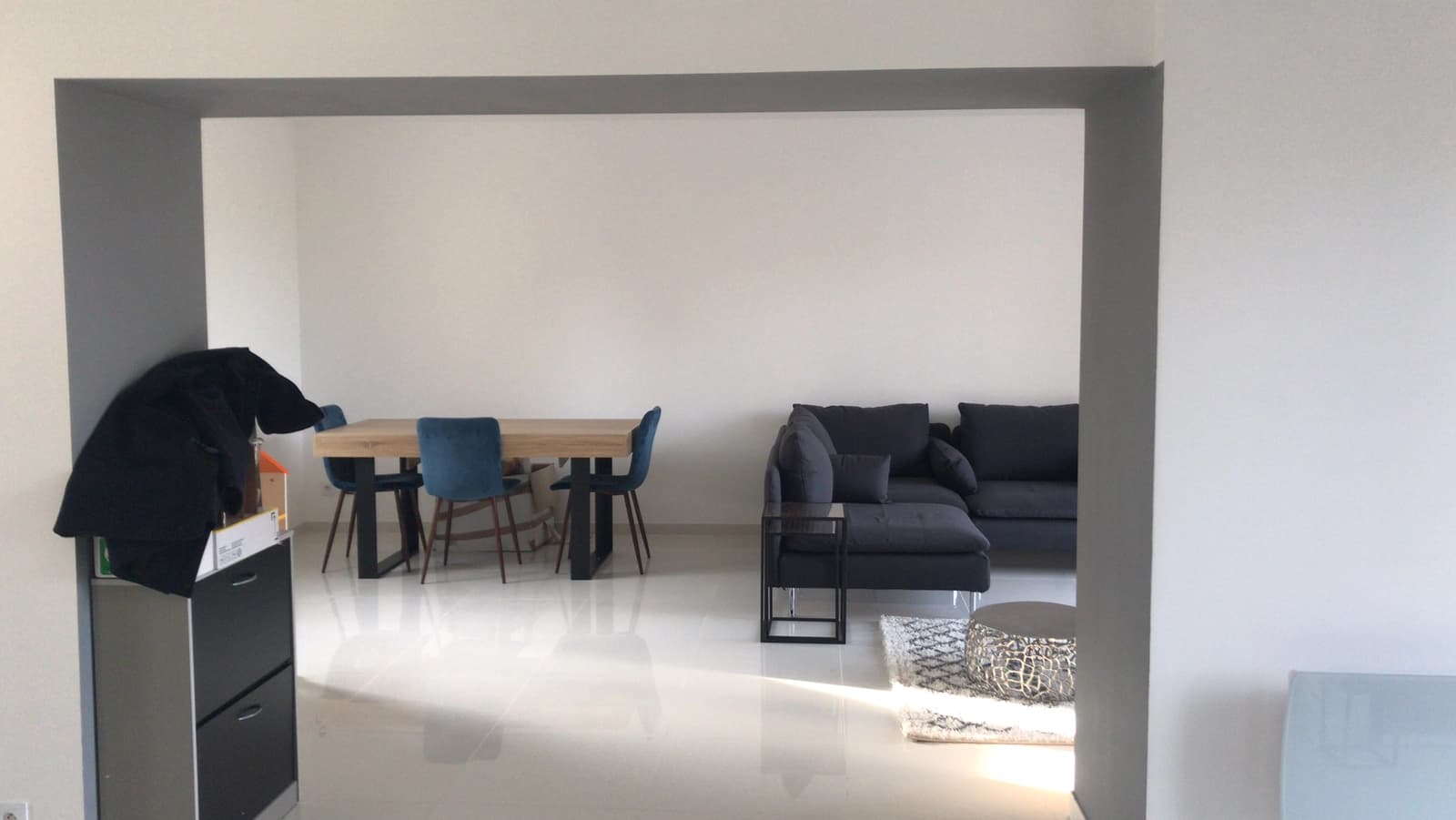 Living room in Modern house with pool - 1