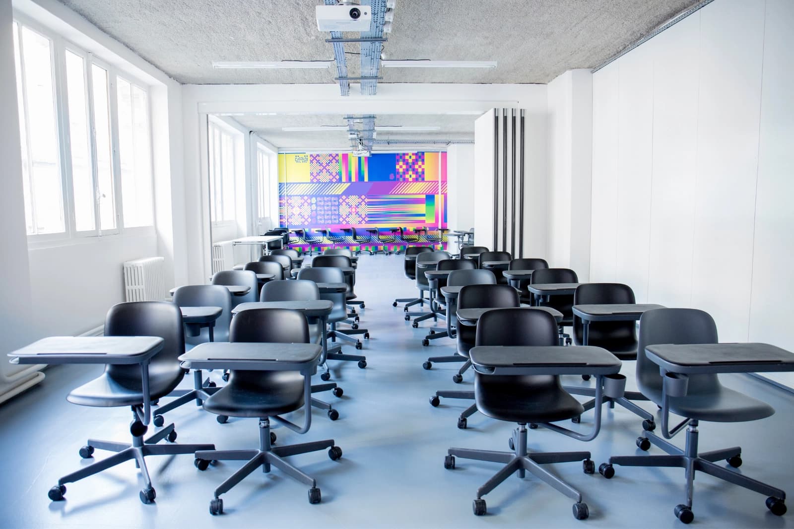Grand atelier d'artiste lumineux au coeur de Paris