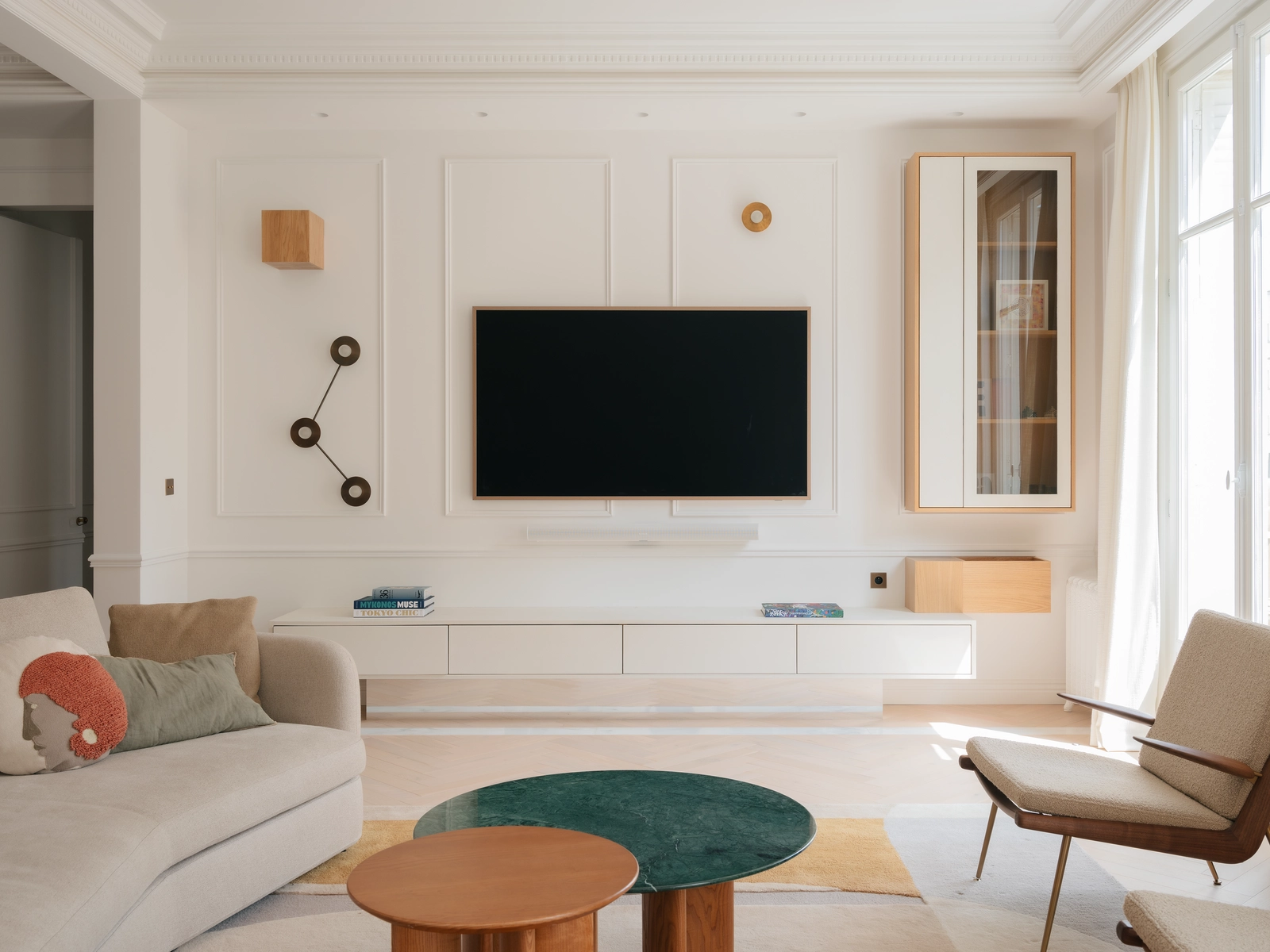 Space Haussmannian apartment: volumes and elegance - 1