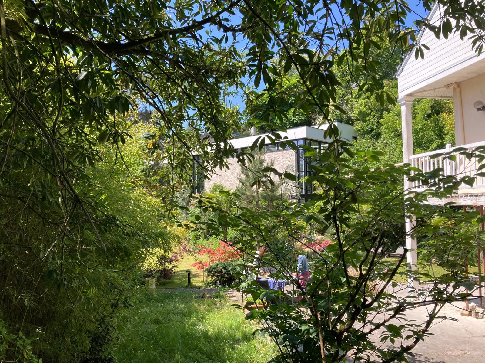 Space Contemporary loft studio nestled in a park with swimming pool - 4