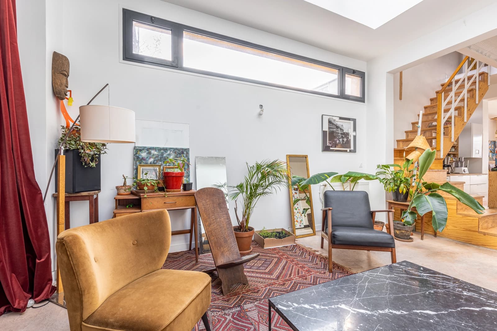 Space Backyard house with large atypical volume - 4