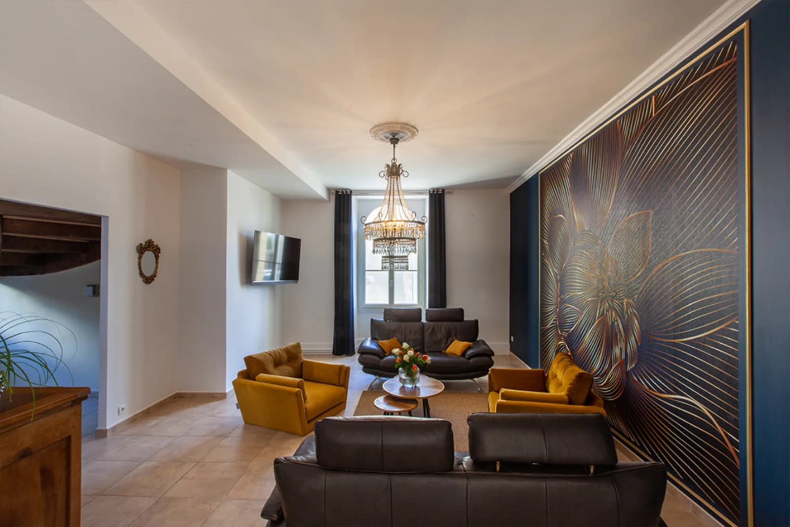 Space The chic and charm of an exceptional residence - 3