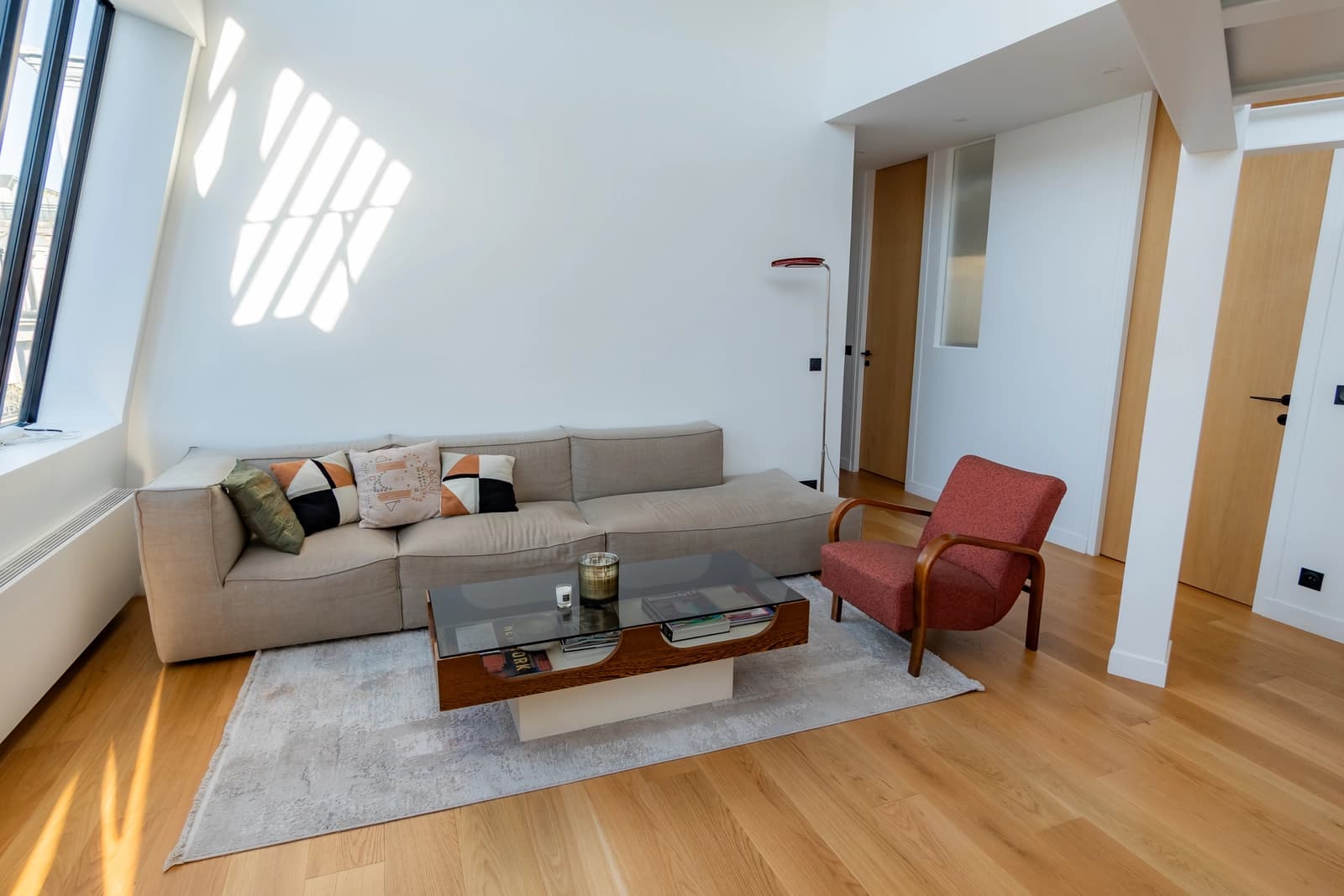 Space Artist's studio with view of the Eiffel Tower - 3