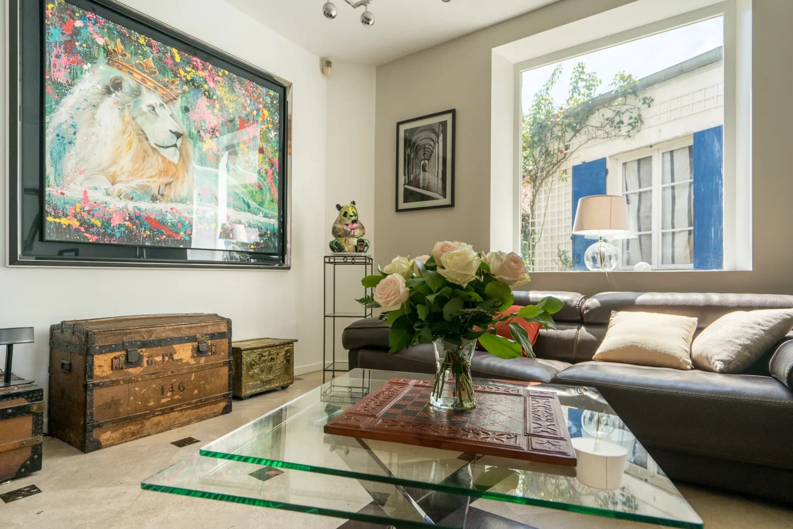 Salon dans Belle propriété familiale du XVIIIe, un héritage de charme - 1