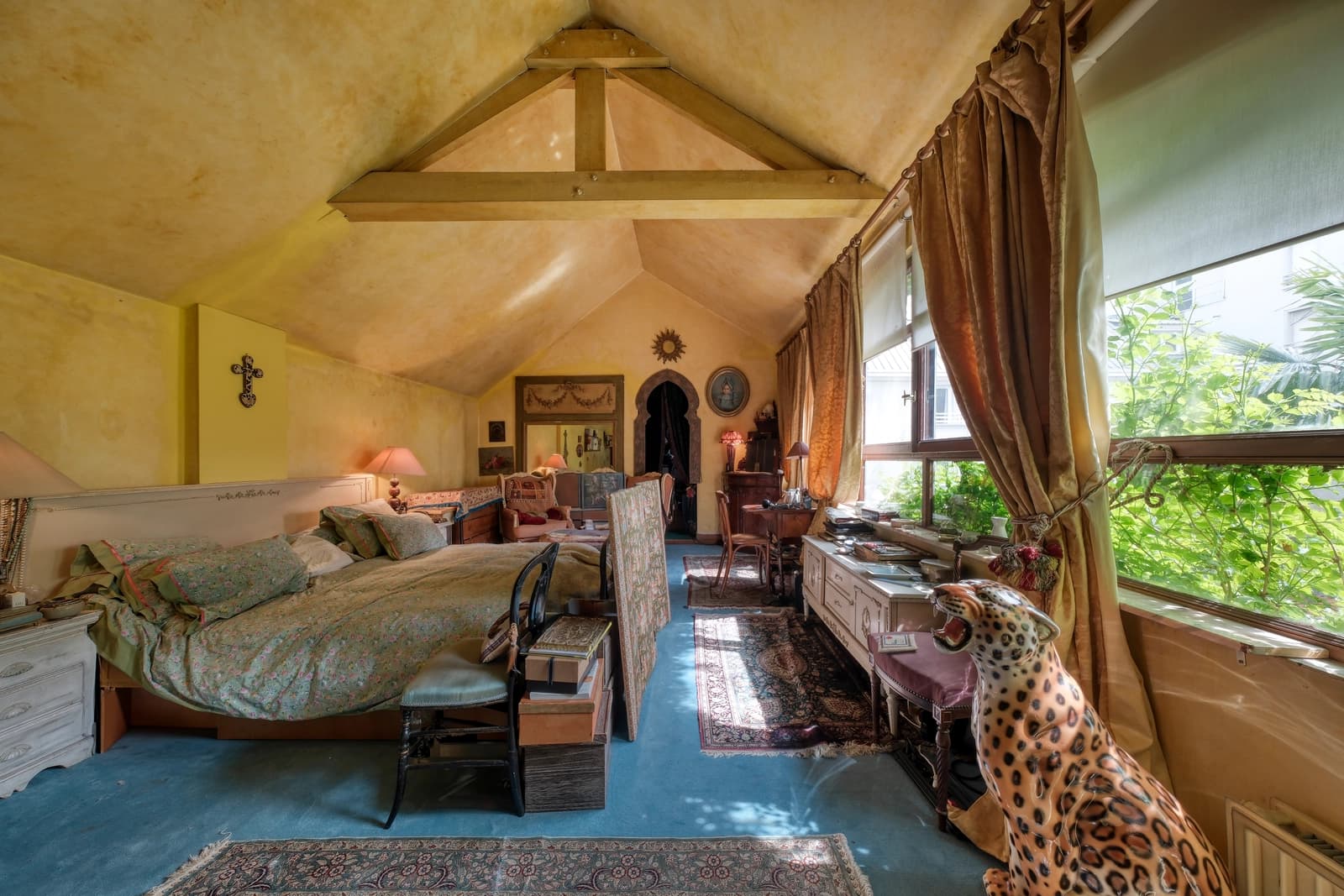 Espace Maison parisienne magique avec sa cour fleurie secrète - 4