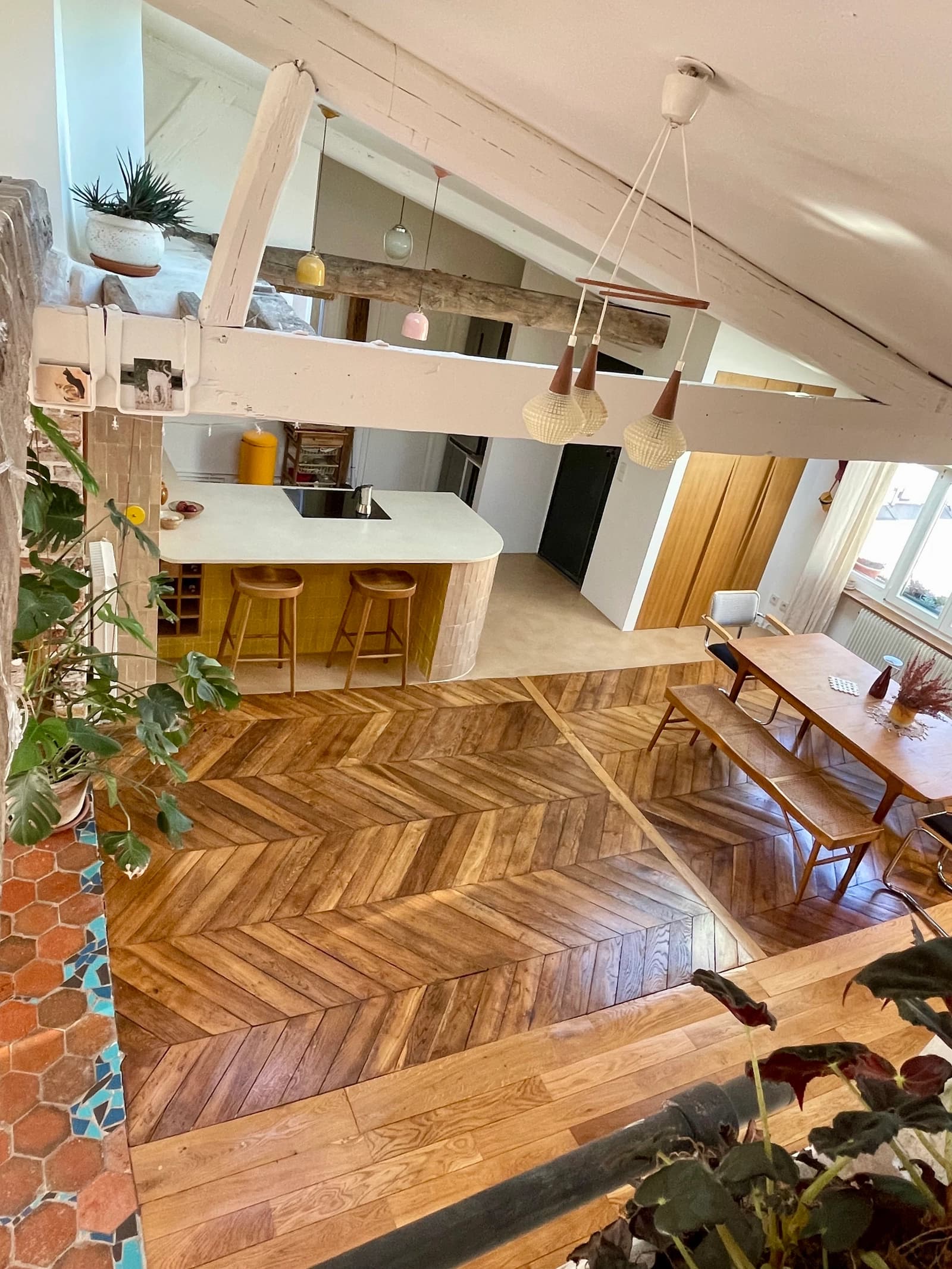 Space Bright bohemian loft under the roofs – 60m² living area, beams, tomettes, Velux – Canal Saint-Martin - 3