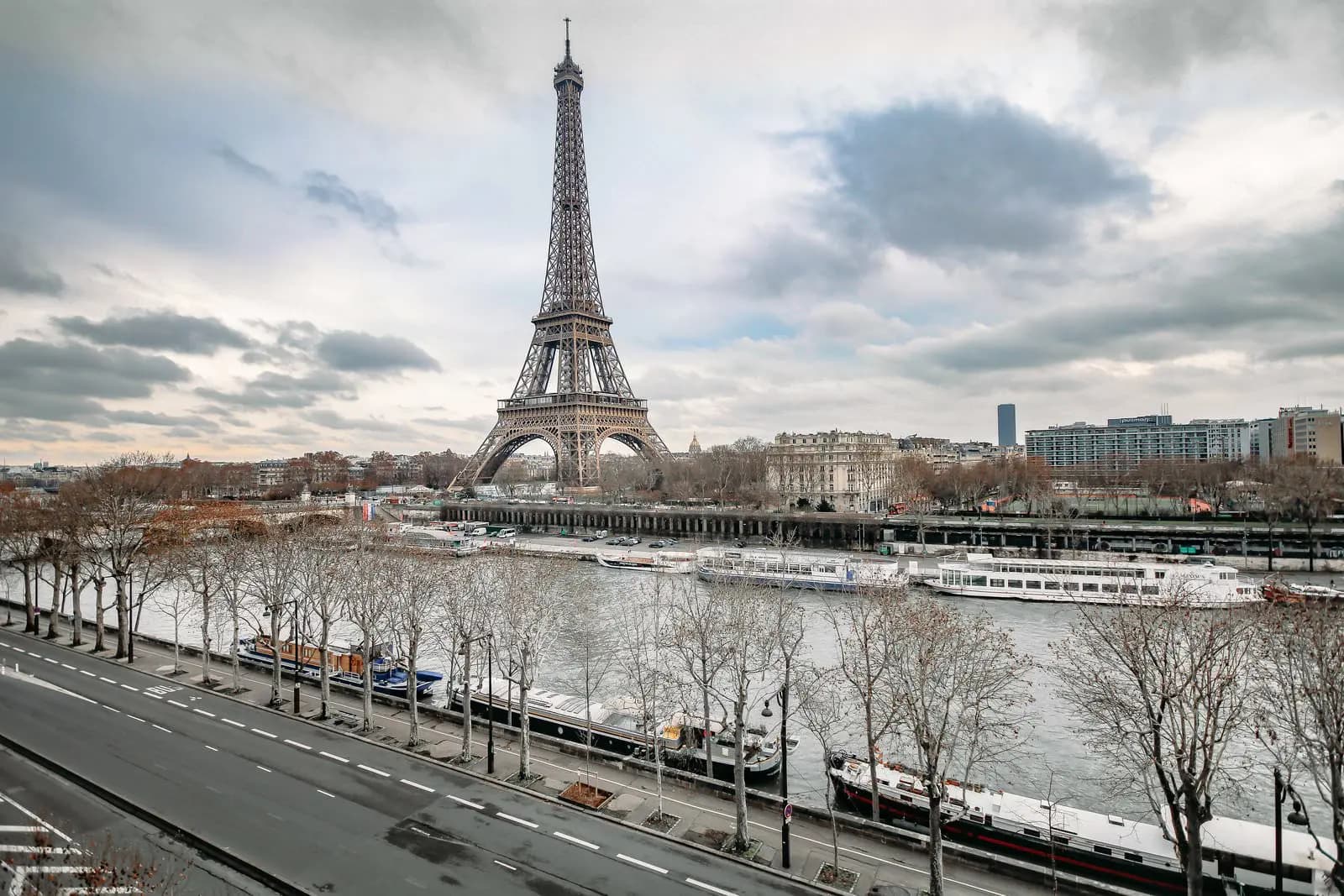 Space Haussmann apartment with Eiffel Tower view - 5