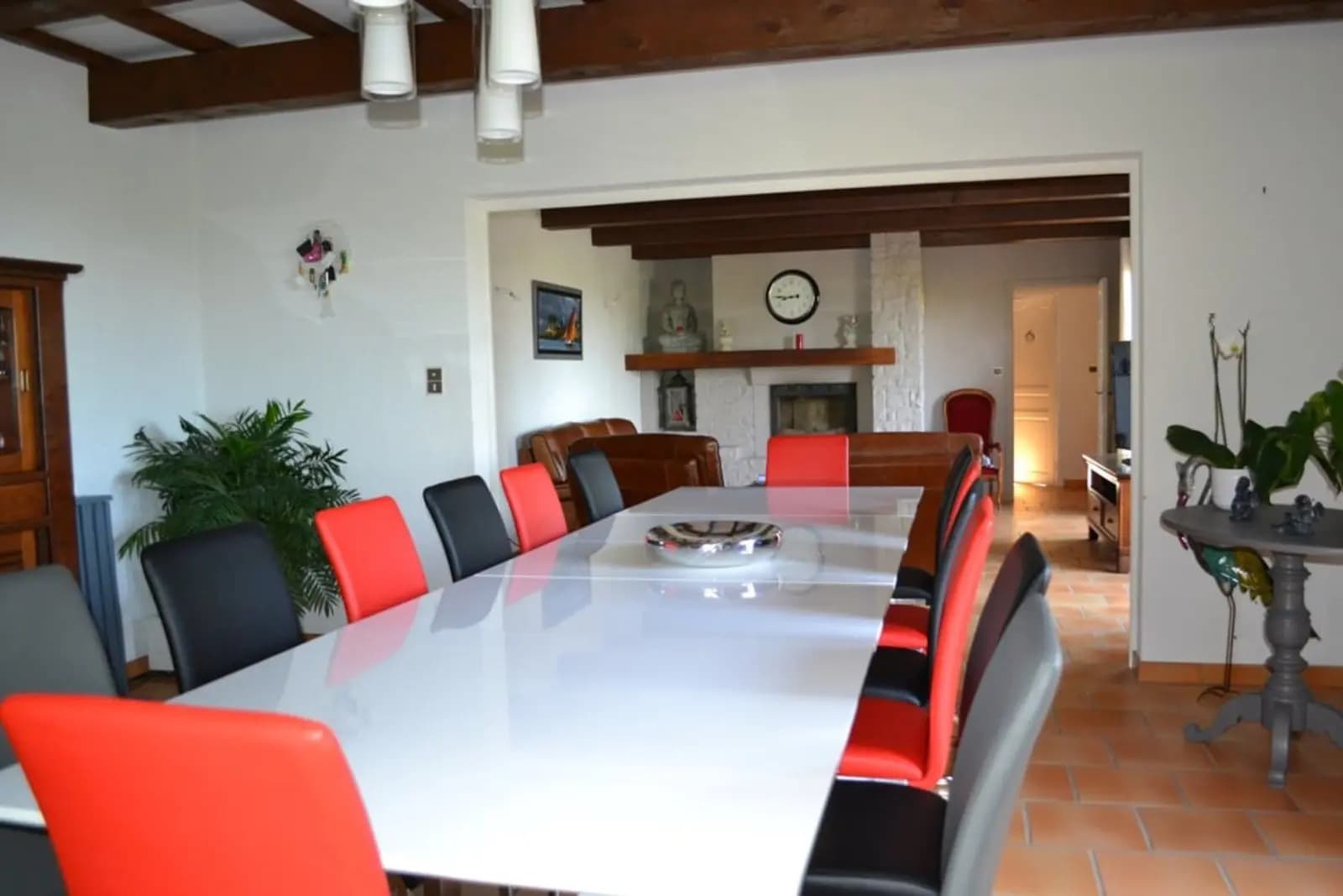 Meeting room in Beautiful, bright workspace - 0