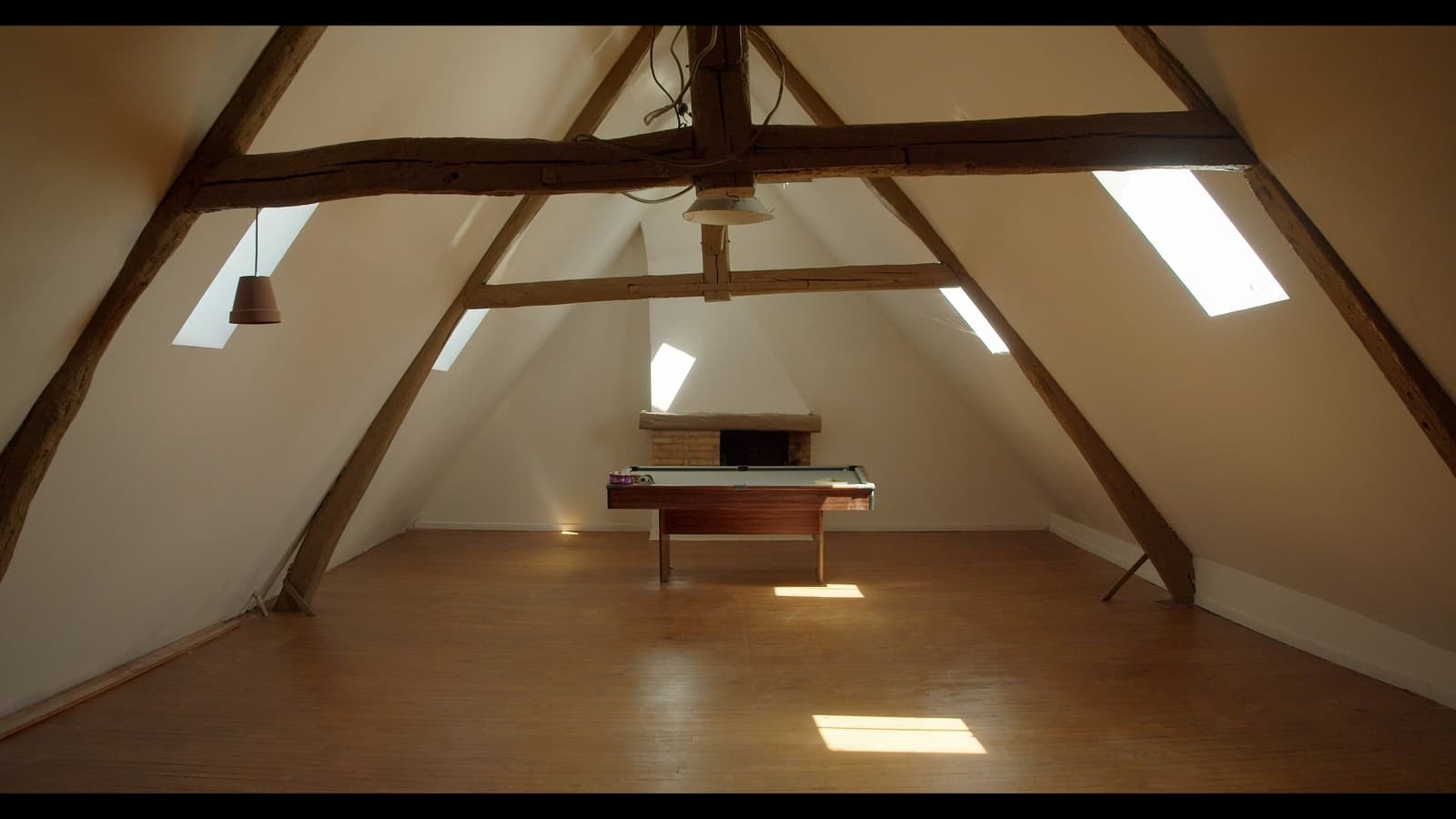 Espace Ferme authentique avec maison familiale et hangar - 2