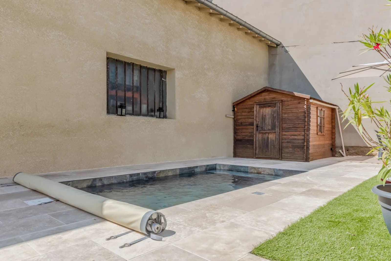Espacio Tassin: volúmenes, piscina, jardín. - 4