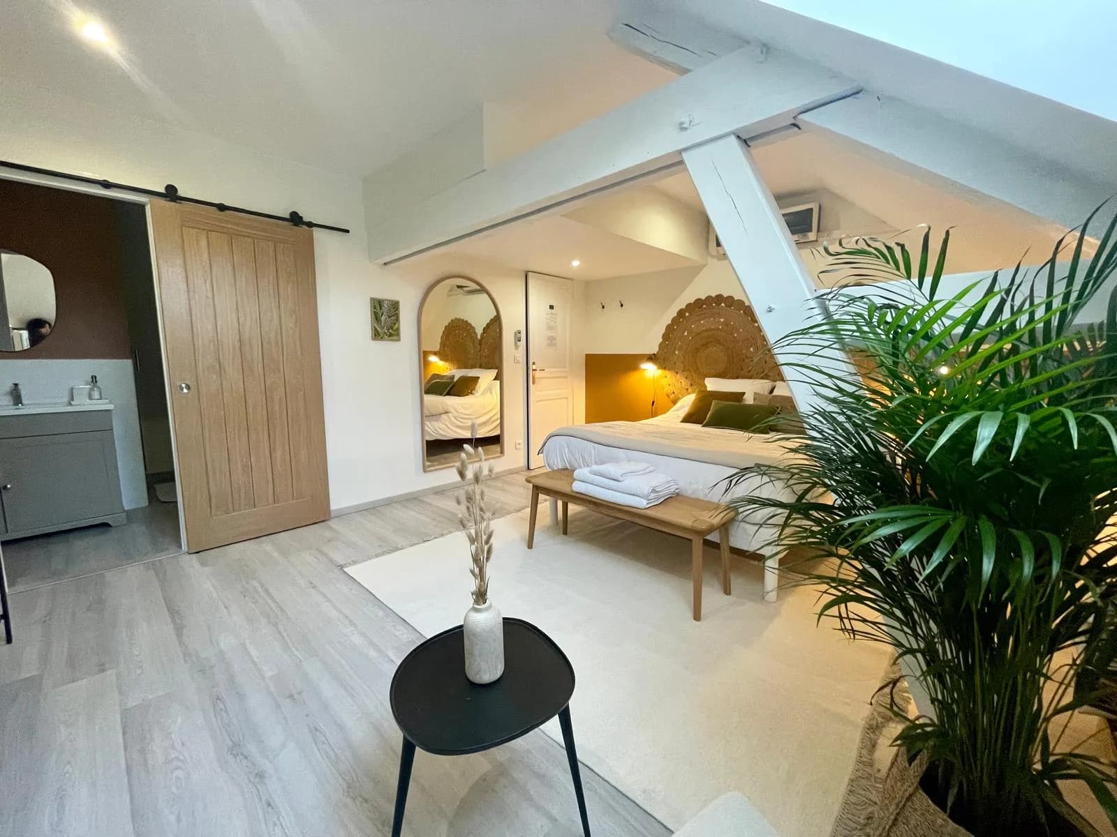 Space Guest house with swimming pool in the countryside - 4