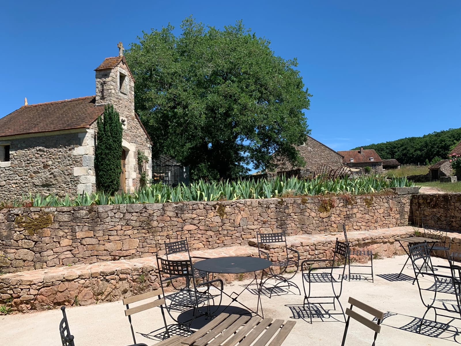 Meeting room in A unique hamlet in the heart of nature - 1