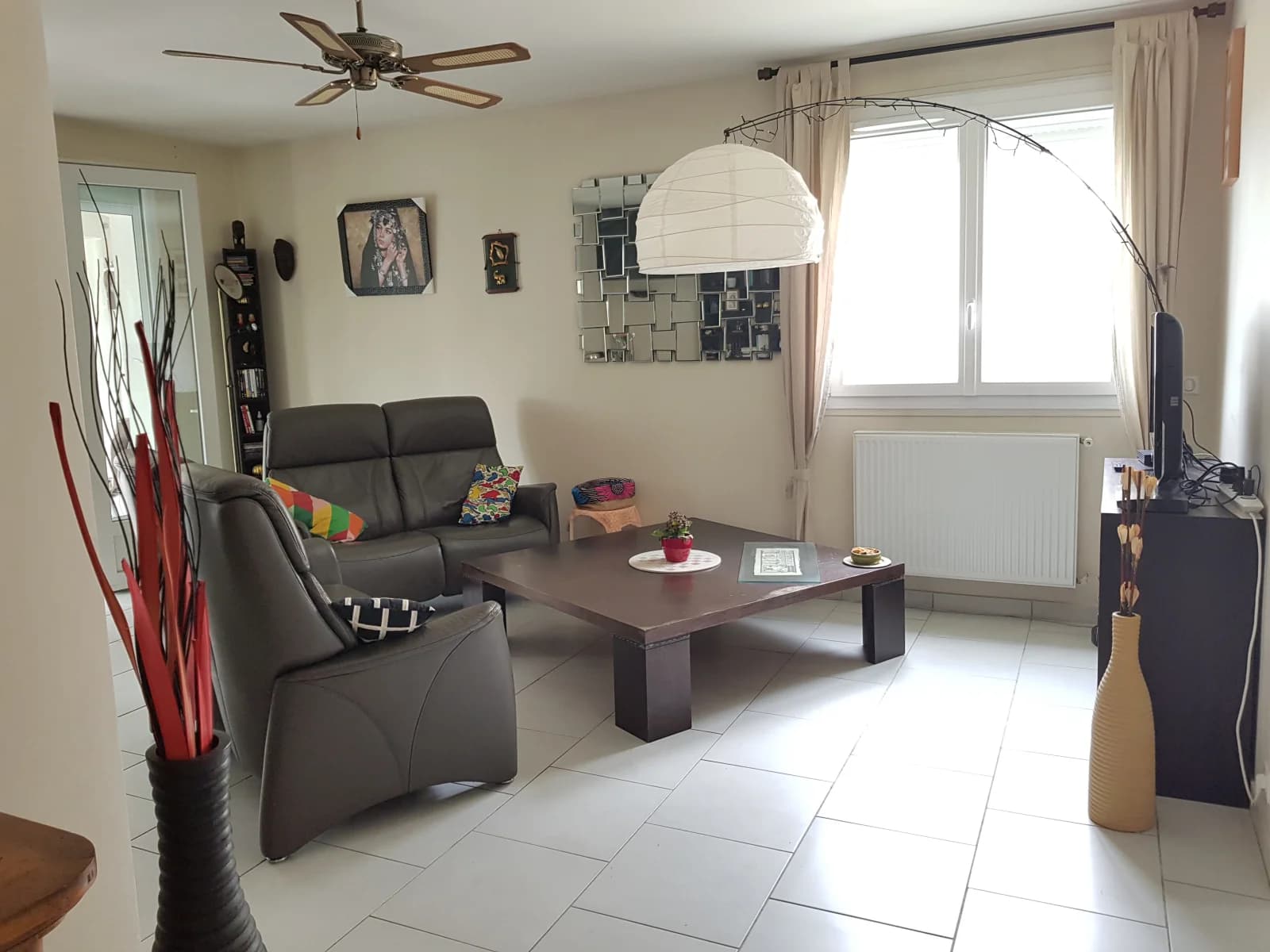 Residencia amplia y diáfana, un escenario ideal para tu rodaje.