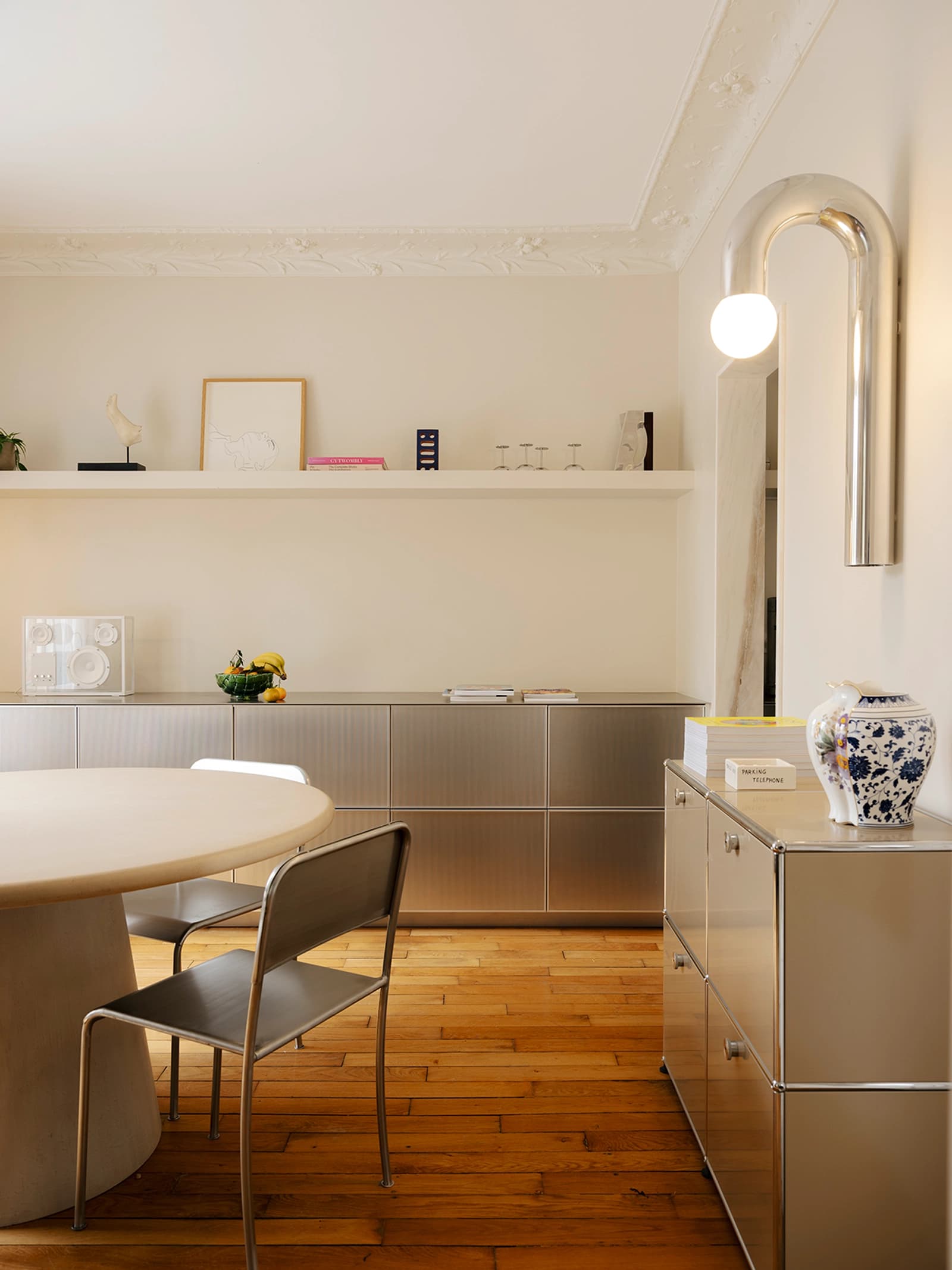 Space Contemporary meulière-style house - 1