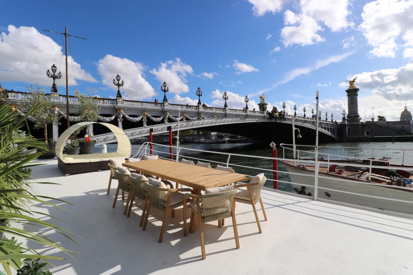 Espacio Barcaza de lujo en Pont Alexandre III - 1