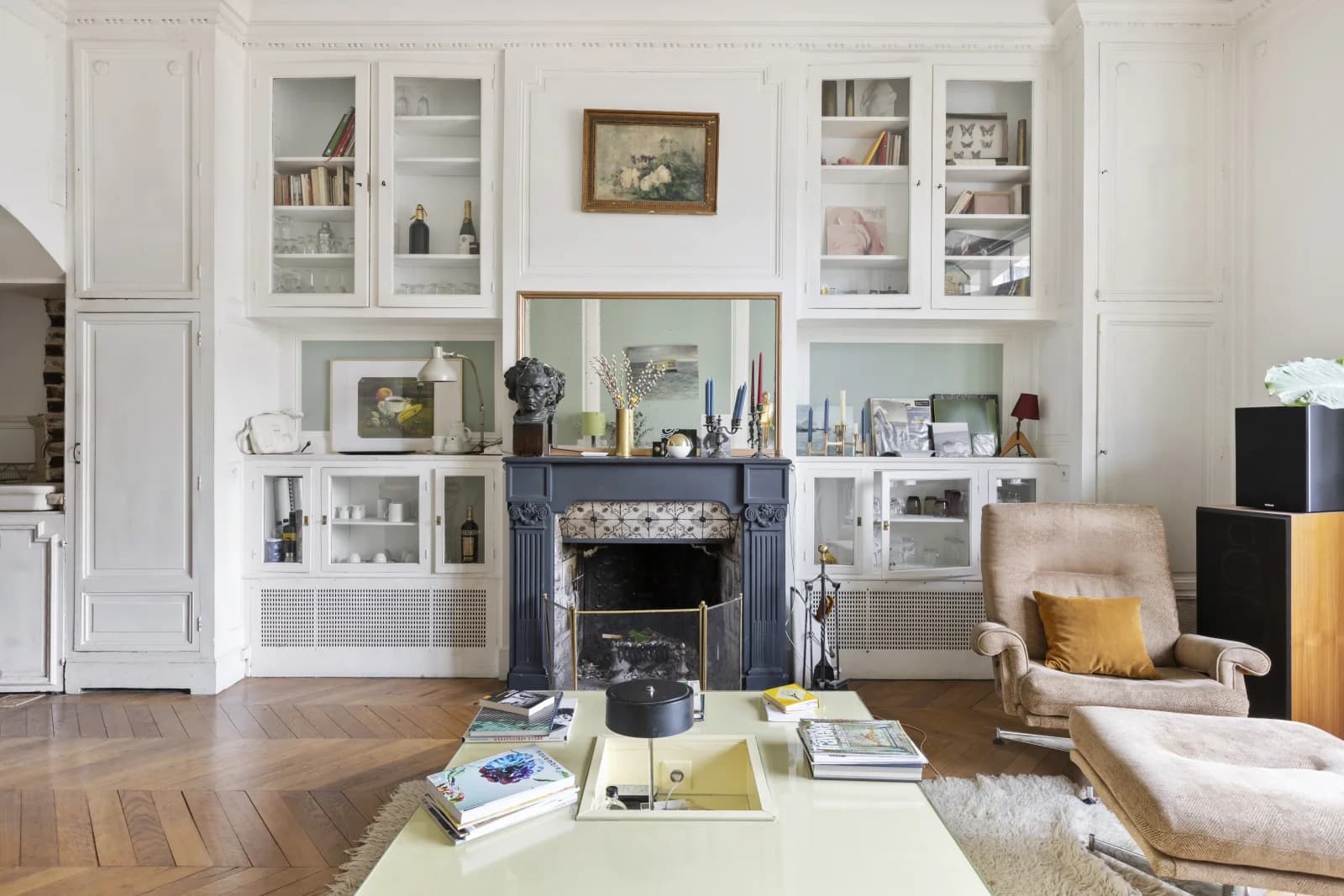 Living room in Luxury apartment on the Sacré Coeur - 1