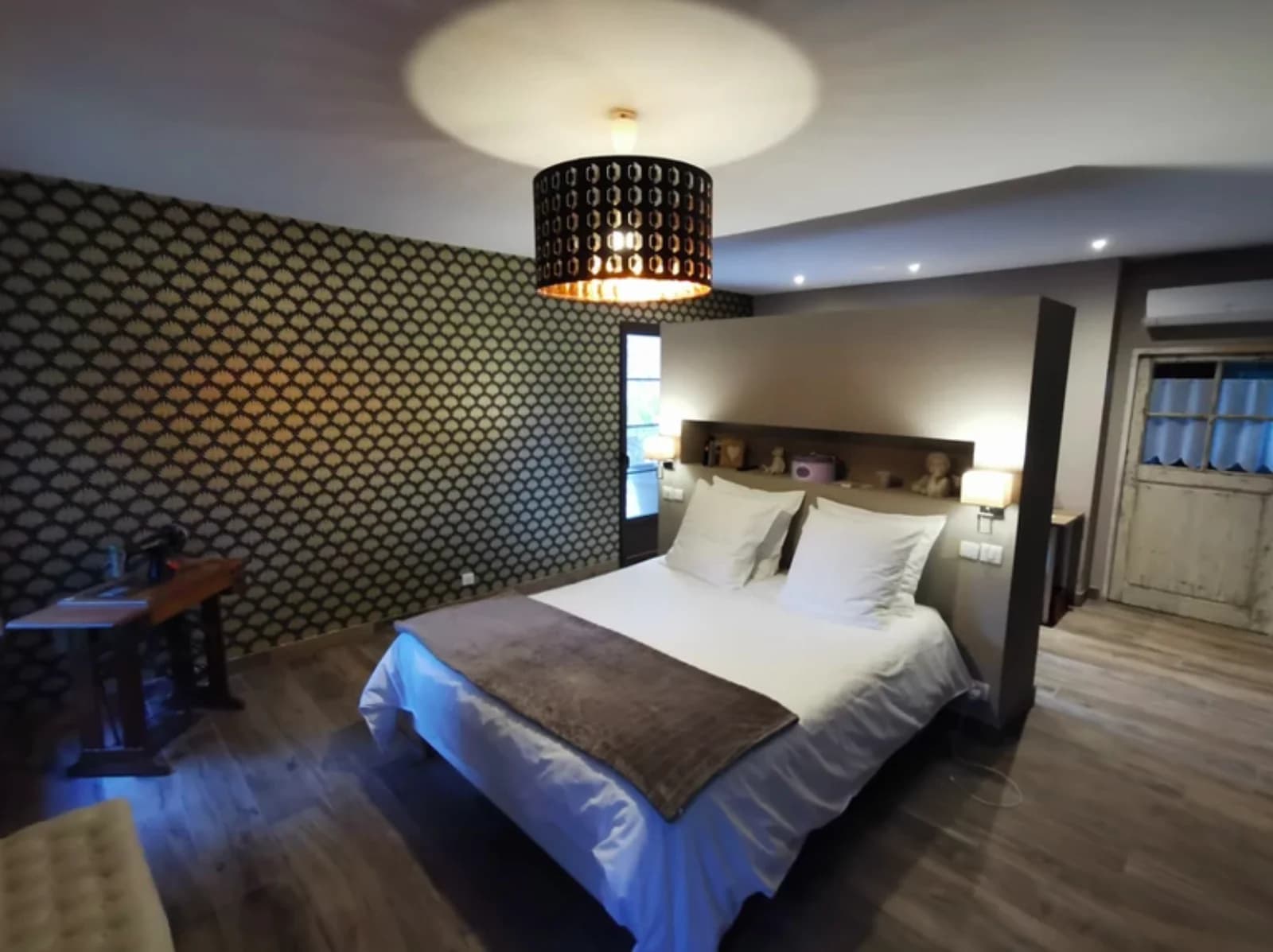 Chambre dans Villa du Pont d'Avignon: séjour de charme historique - 1