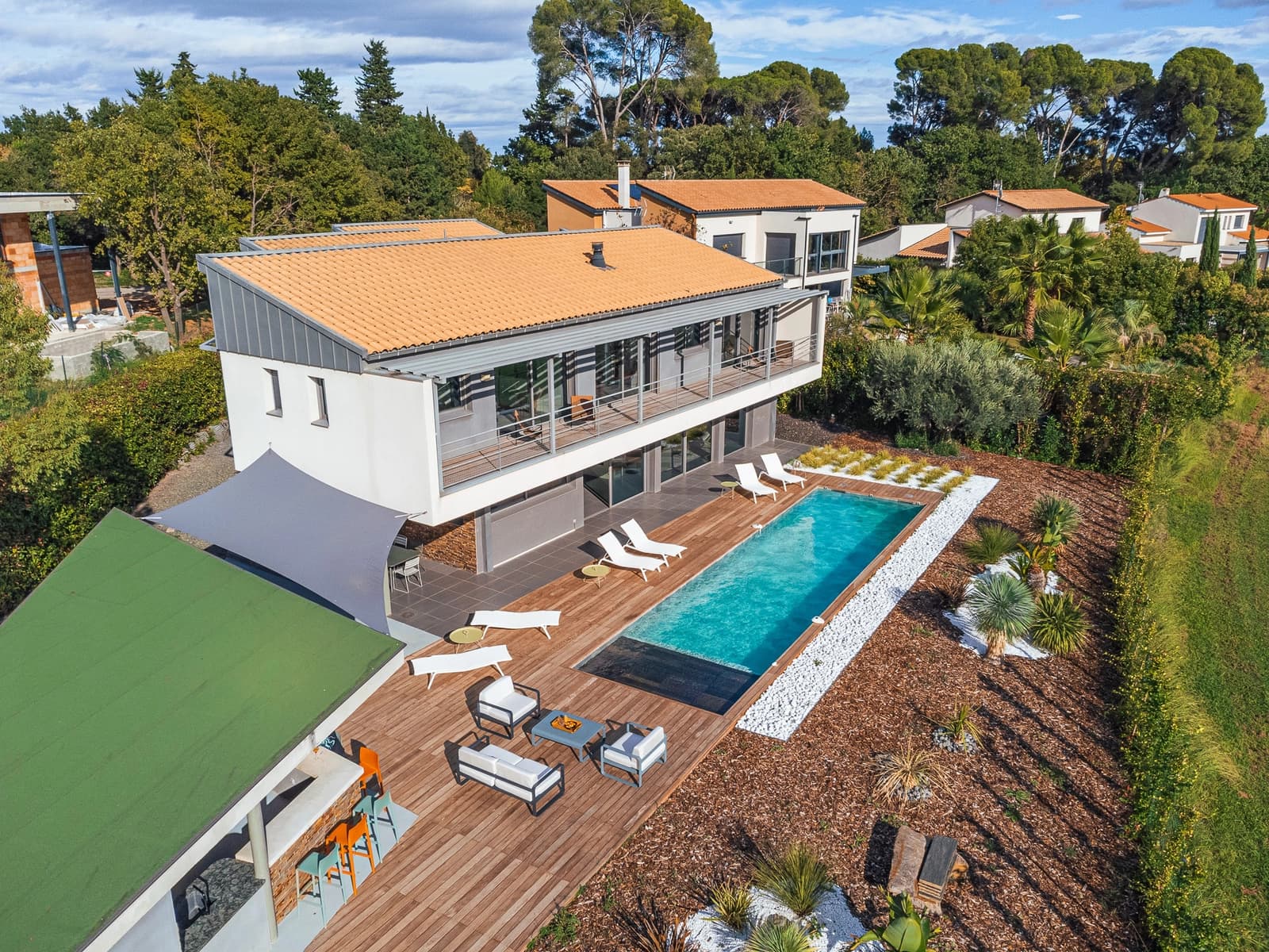 Comedor en Villa con piscina al borde de un magnífico campo de golf - 0