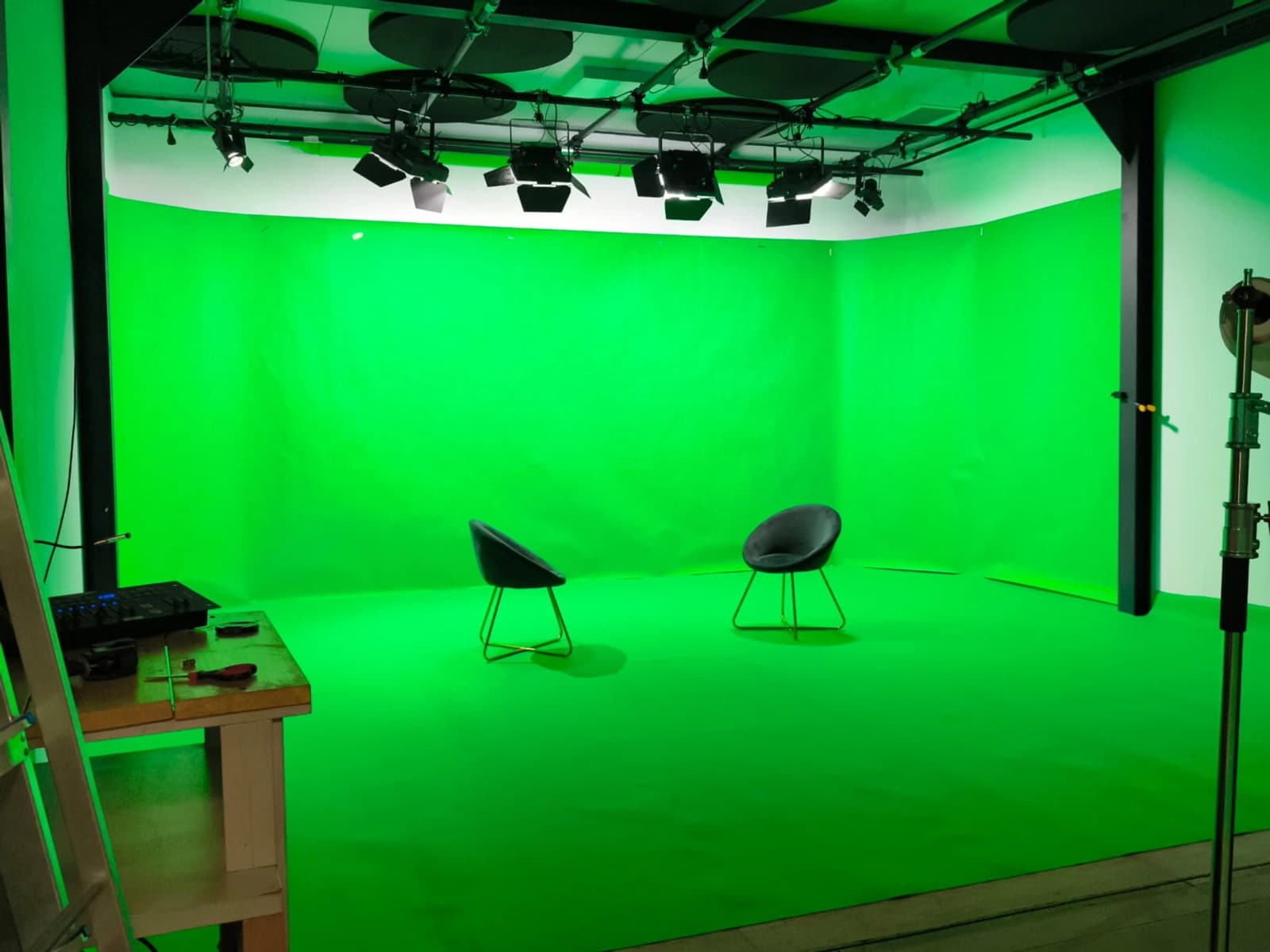 Space Photo Studios / Video / Podcasts / Interviews / Broadcasts - 1