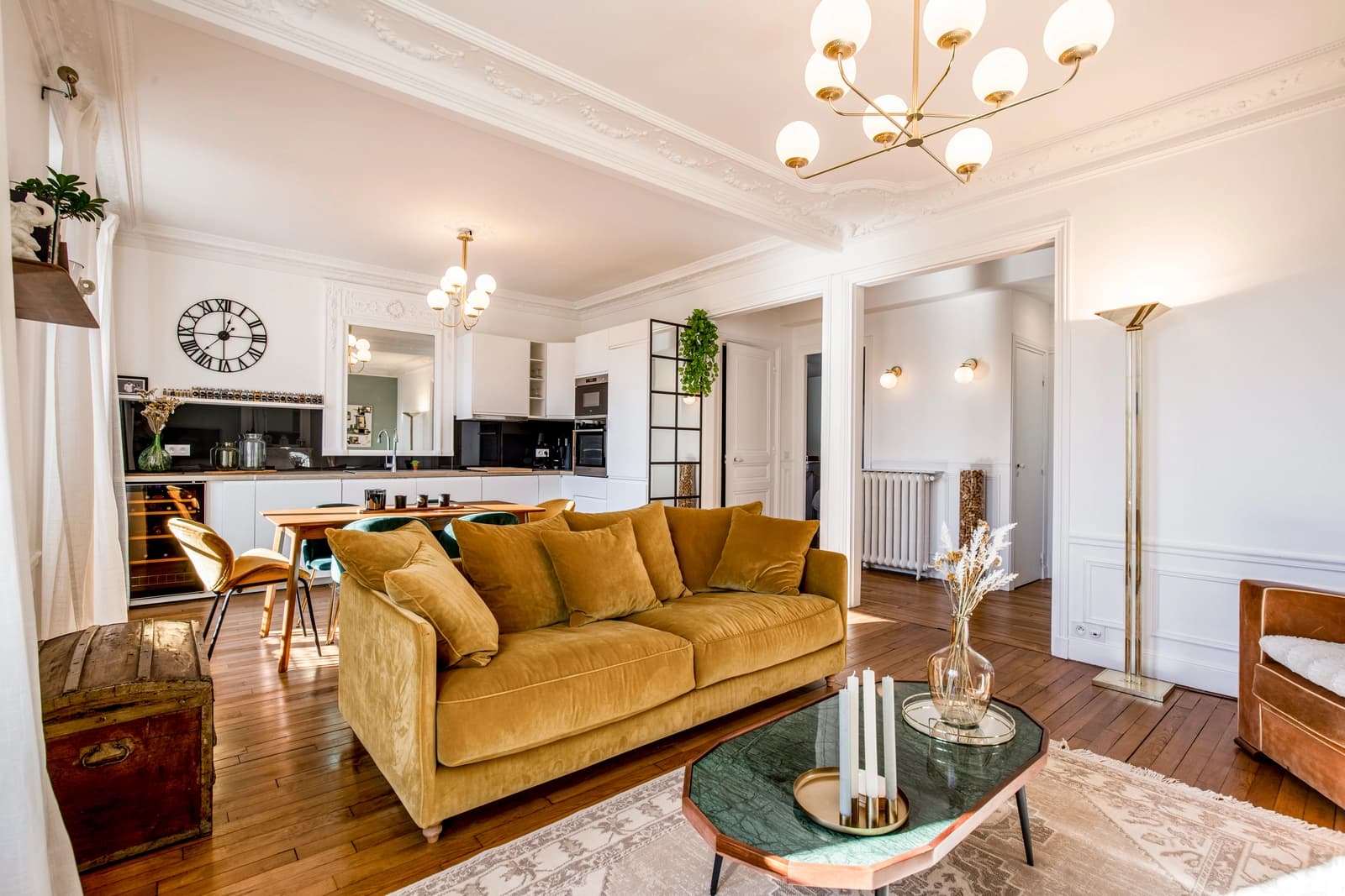 Living room in Haussmann apartment with balcony - 1