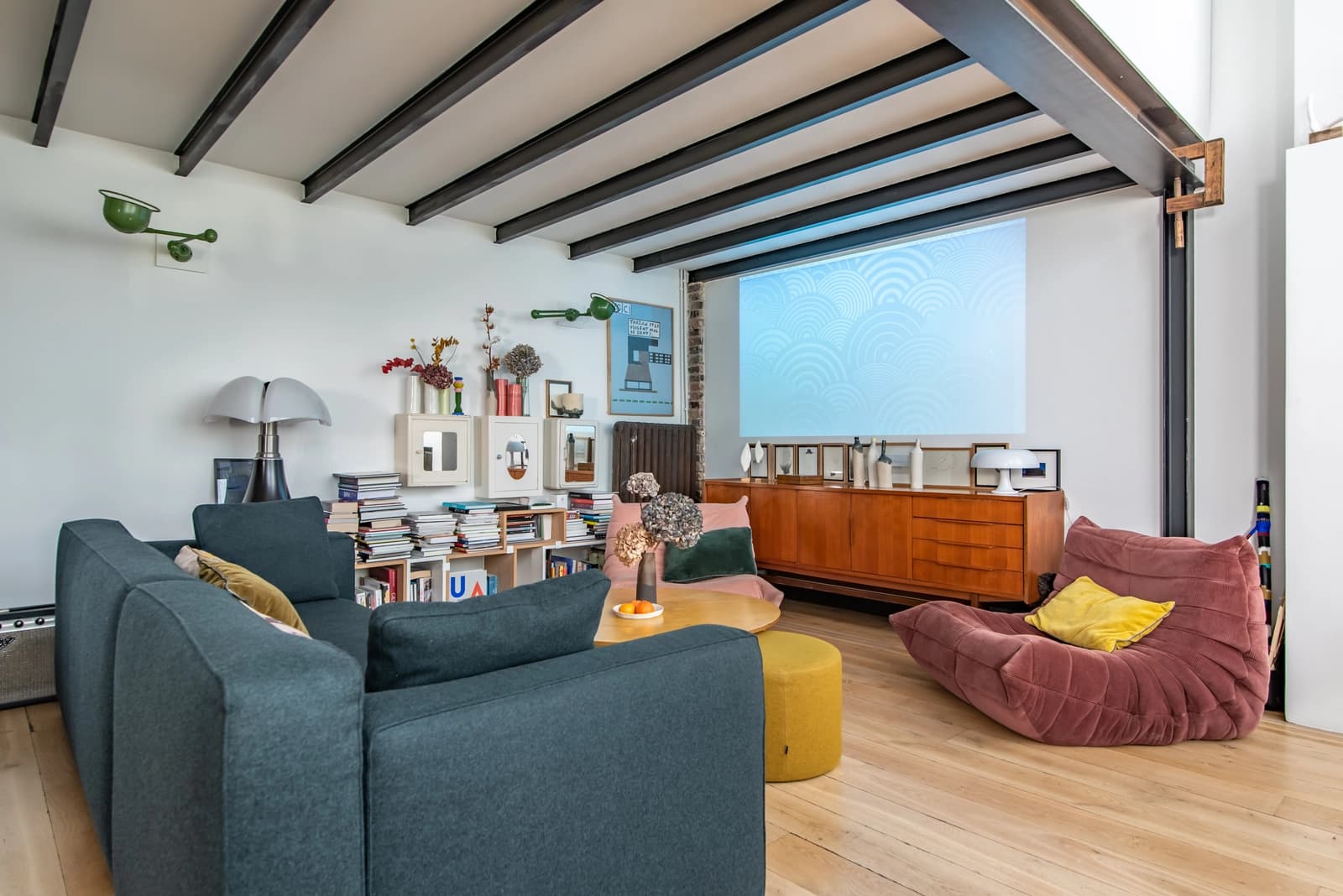 Living room in A loft artist's studio and living space - 1