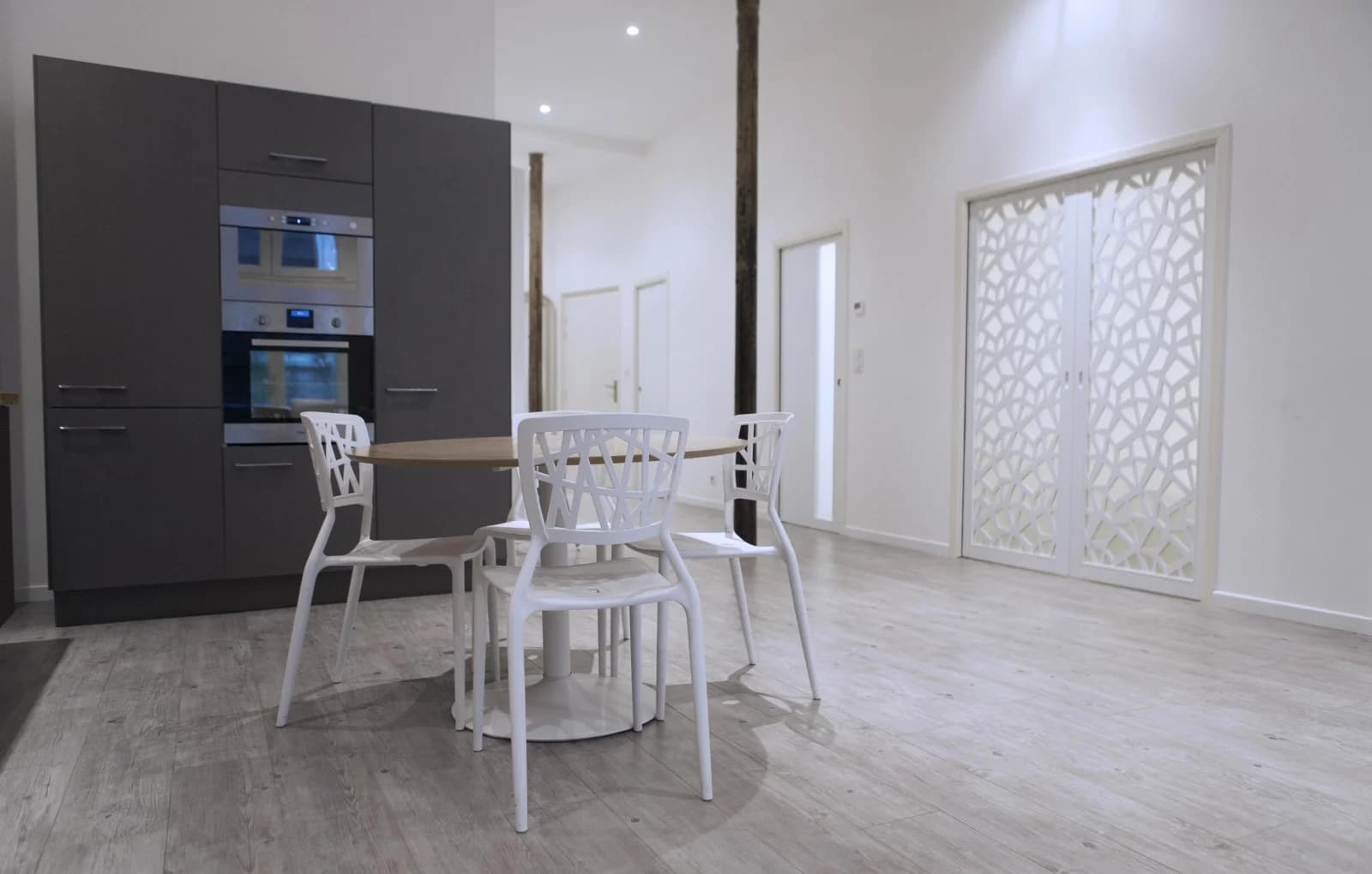 Meeting room in Modern loft, stone, courtyard and parking lot - 1