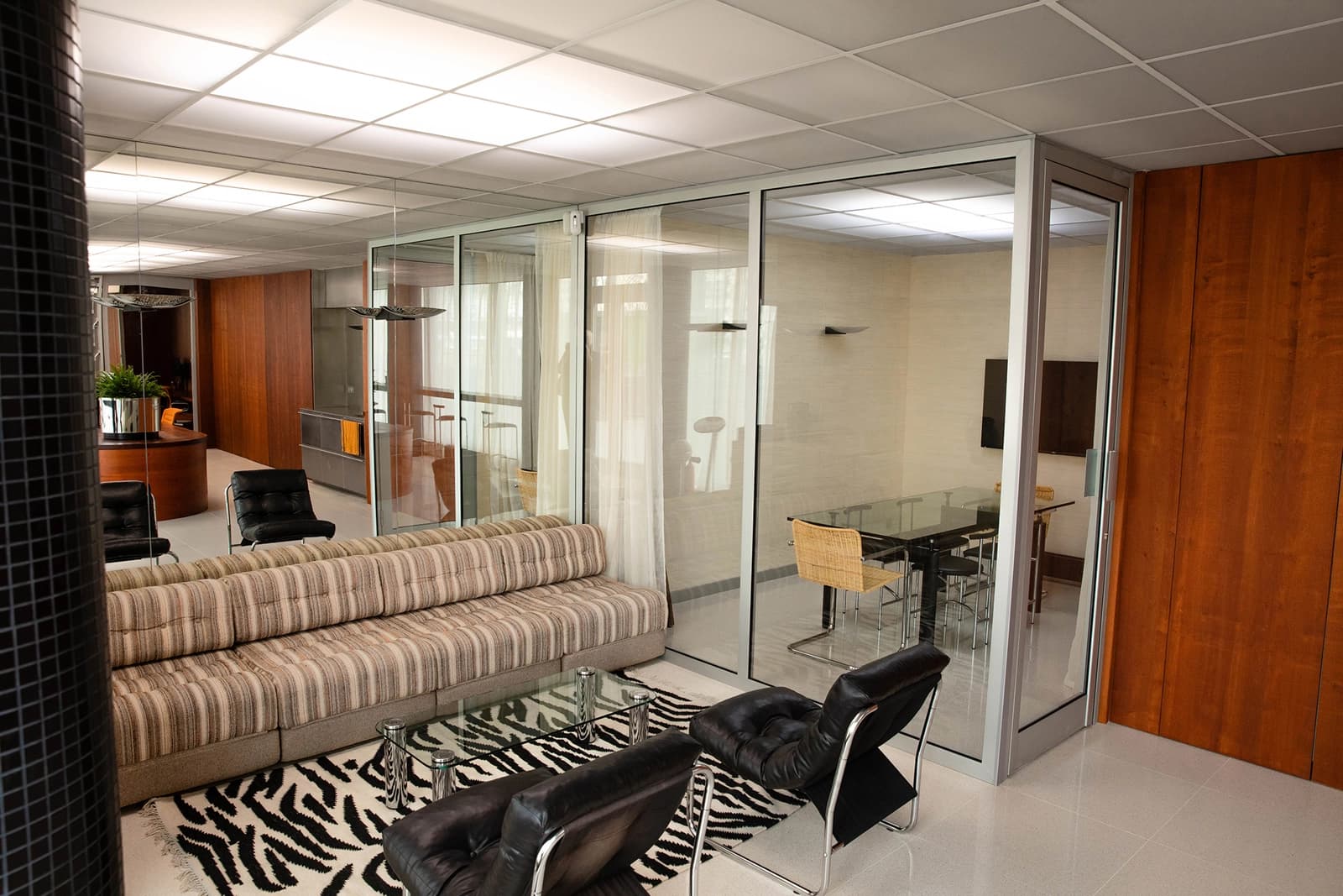 Espace Bureaux élégants dans l'esprit des années 70 - 4