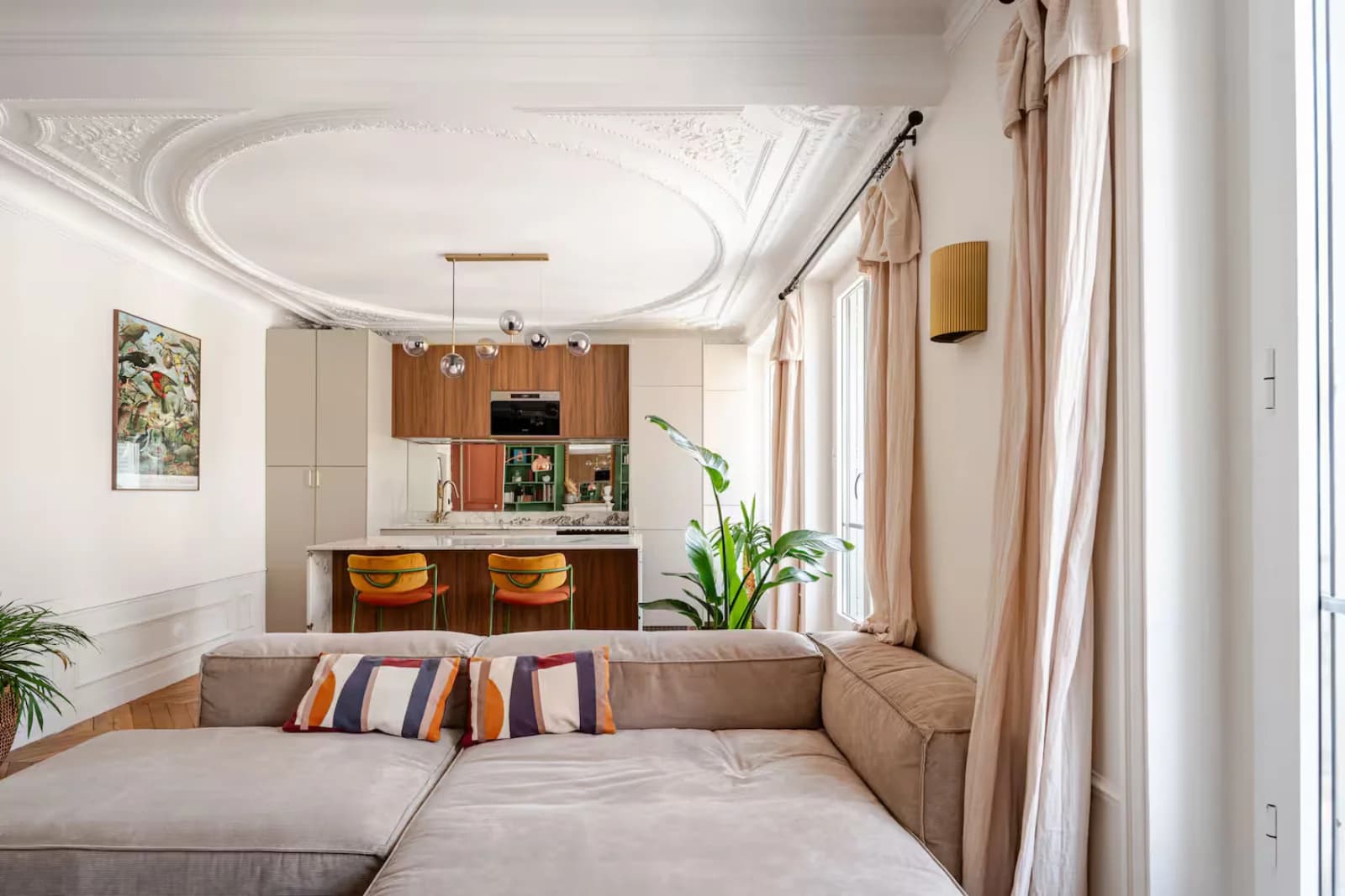 Space Elegant Haussmann apartment in Square d'Anvers - 3