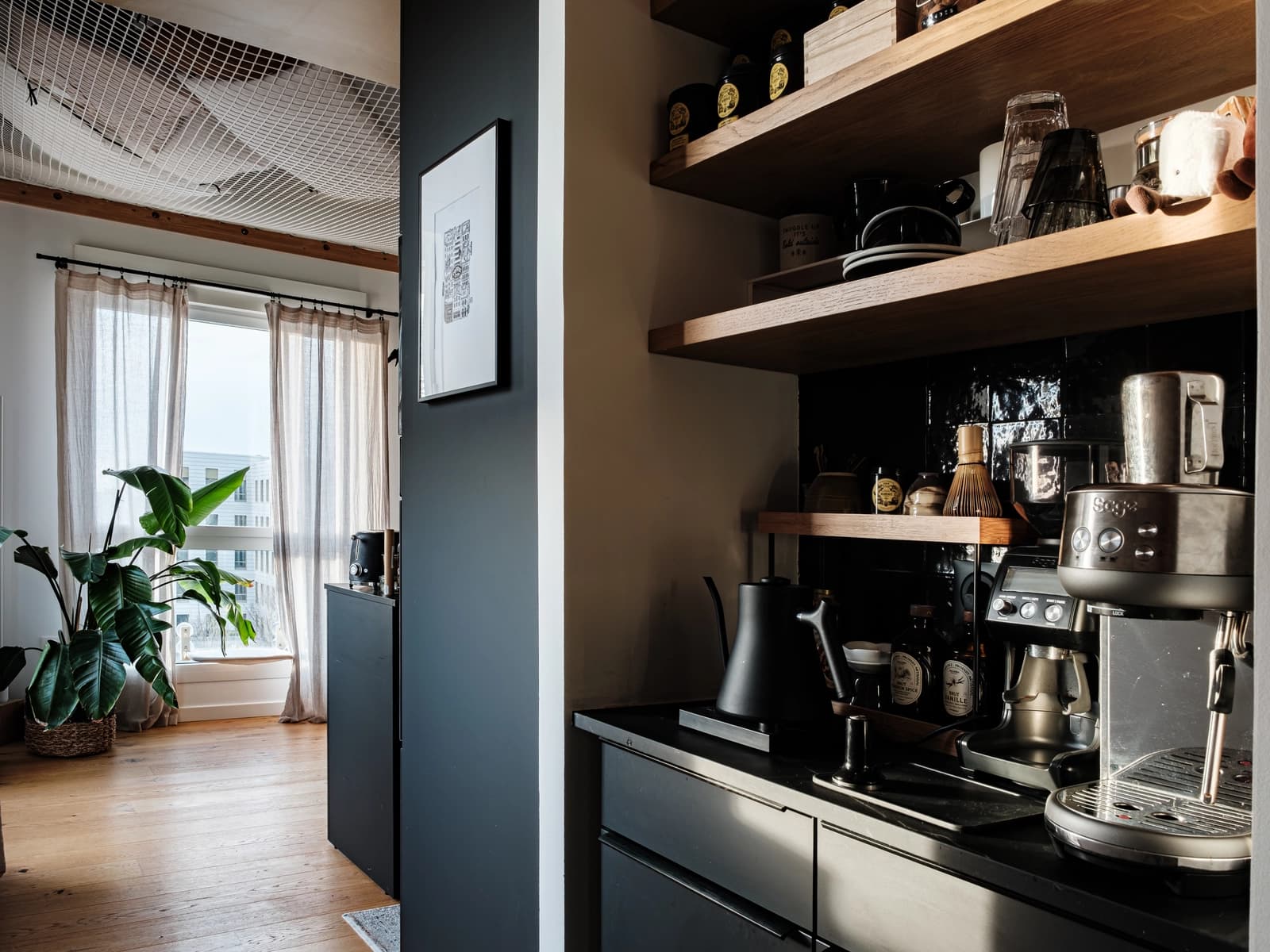 Space Bright apartment, panoramic view of Bordeaux, modern and minimalist design - 2