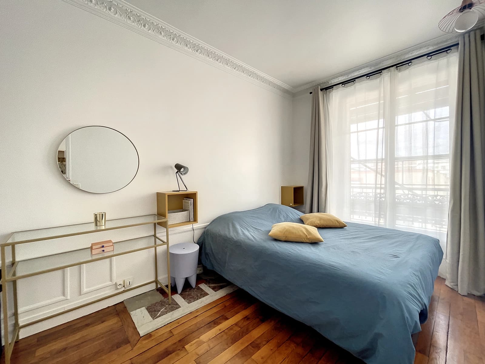 Space Bright, modern Haussmann apartment - 5
