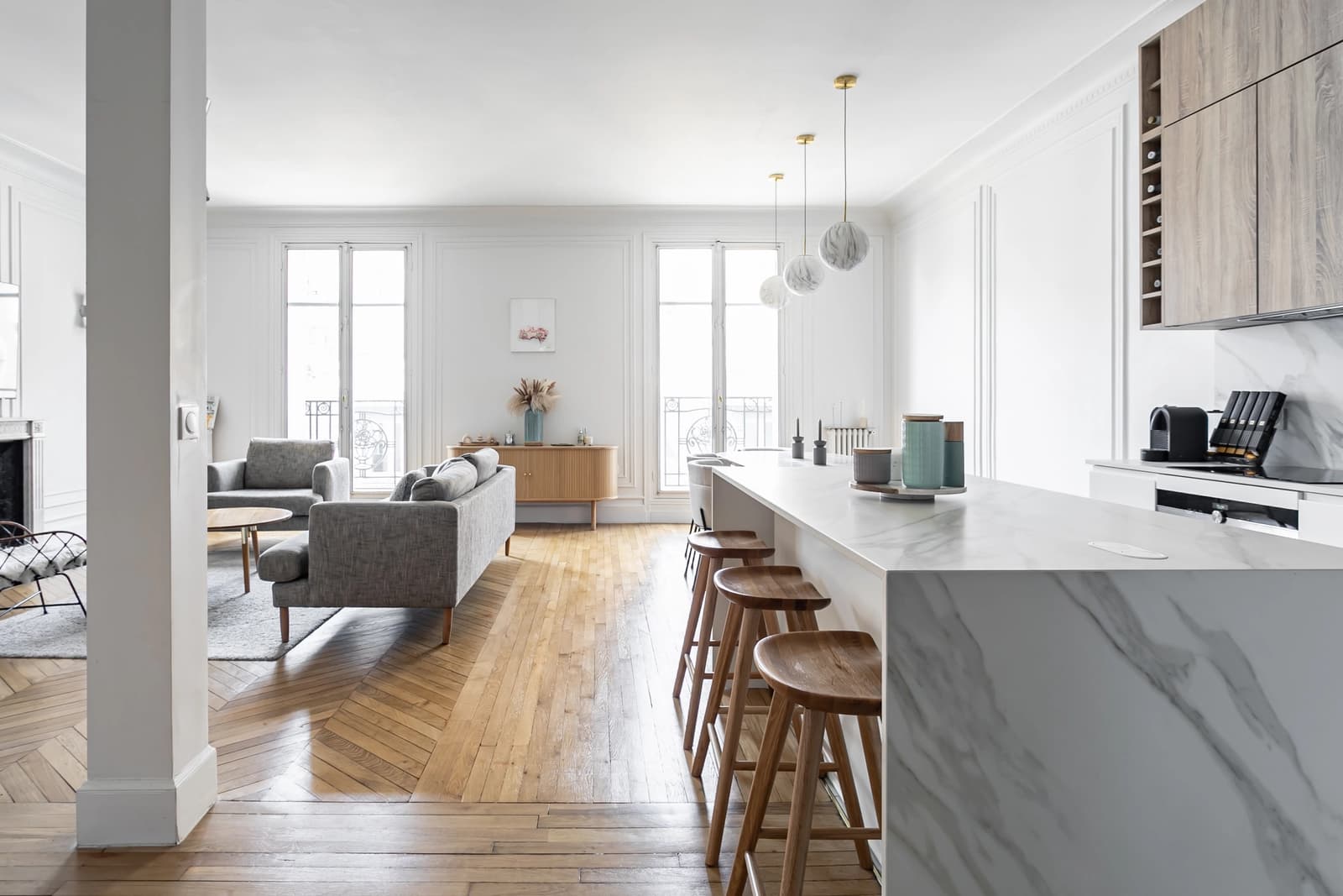 Space Bright, uncluttered Parisian apartment - 5
