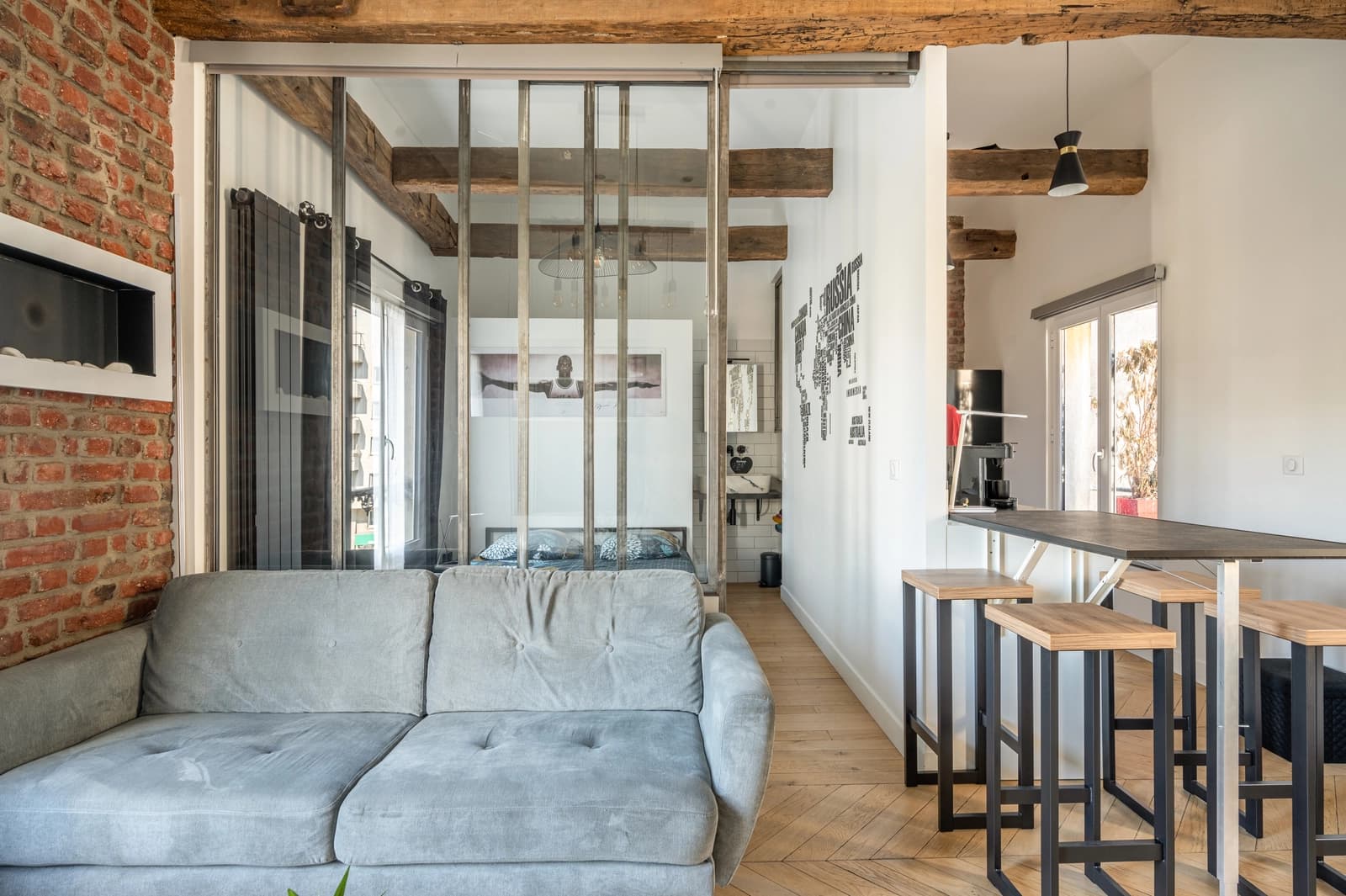 Living room in Charming Loft Apartment at the foot of La Villette - 1