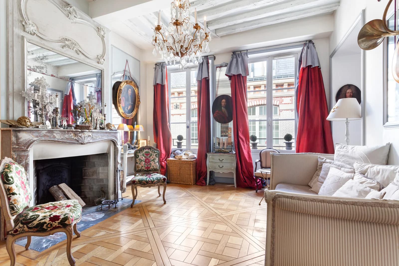 Living room in Historic apartment a stone's throw from the Louvre/Les Halles - 1