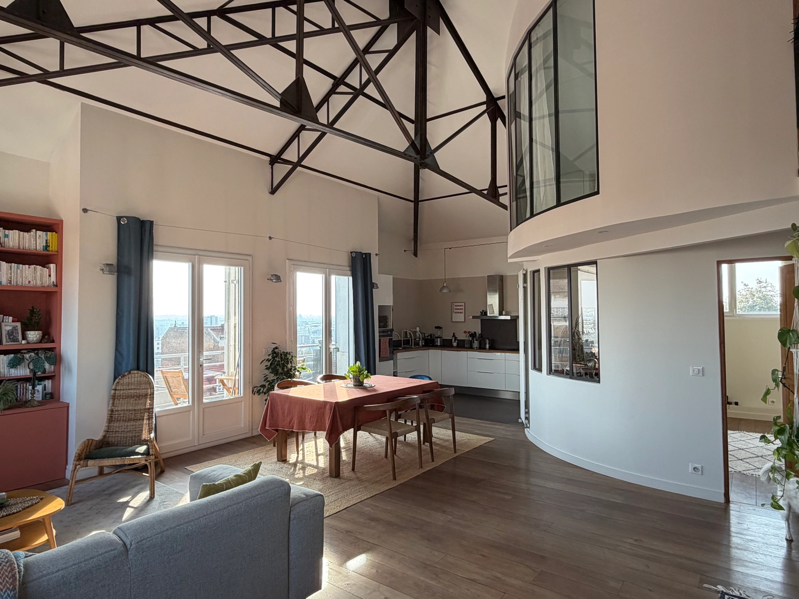 Espace Loft avec vue sur les toits de Paris et le bois de Vincennes - 1