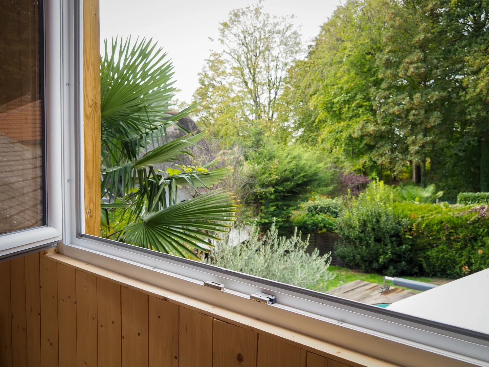 Salon dans Le Cabanon Perché: une cachette insolite avec vue - 1