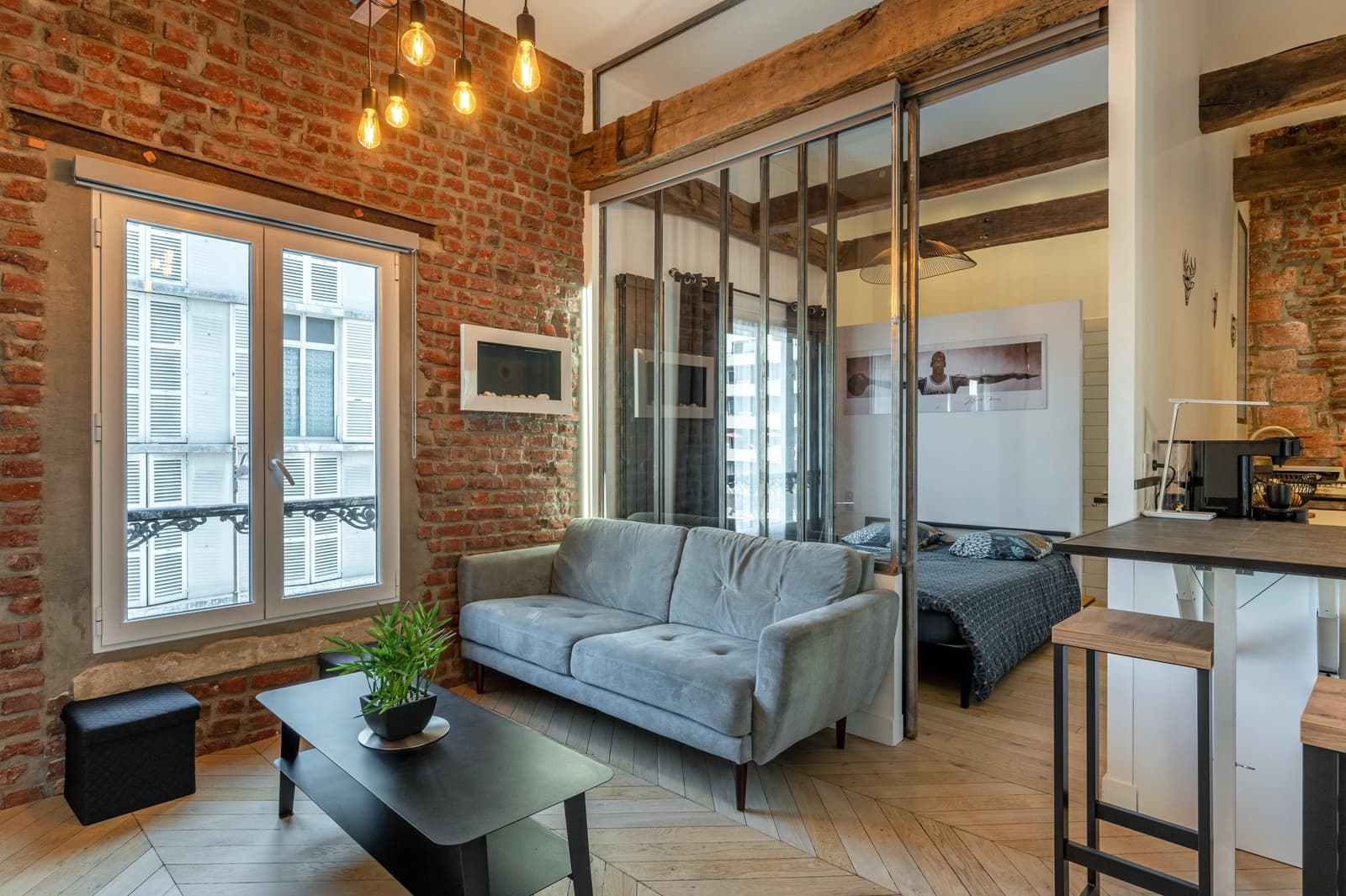 Living room in Charming Loft Apartment at the foot of La Villette - 1