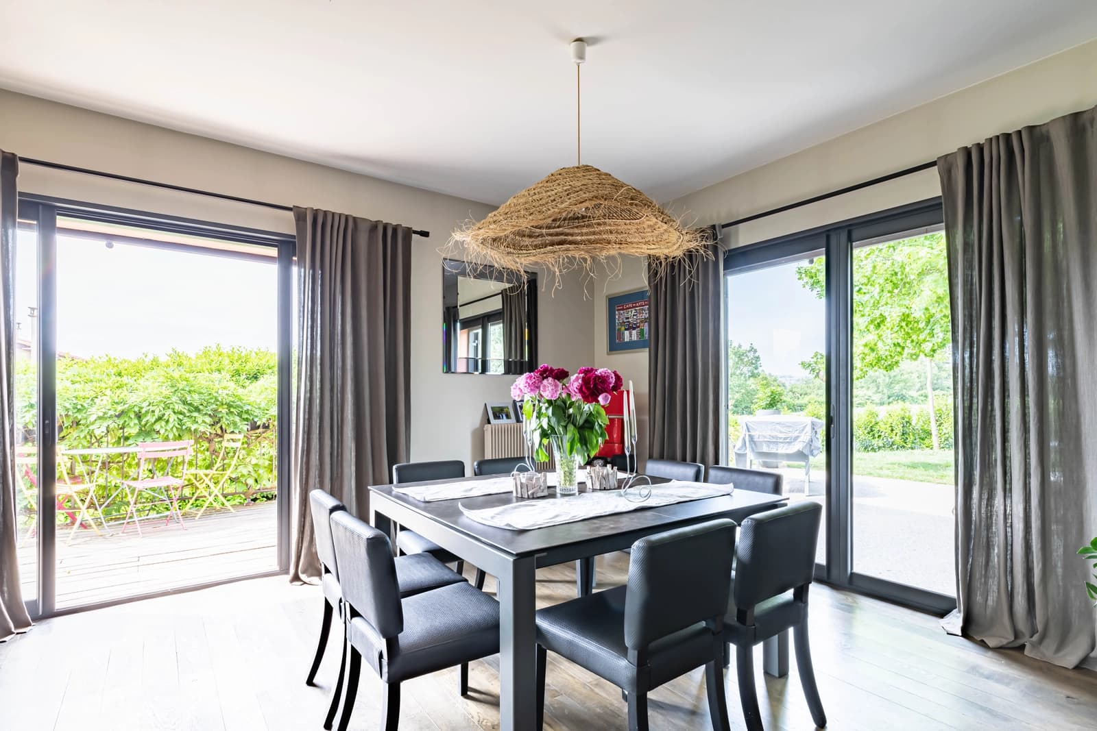Comedor en Agradable casa: terreno, piscina, pista de petanca. - 0