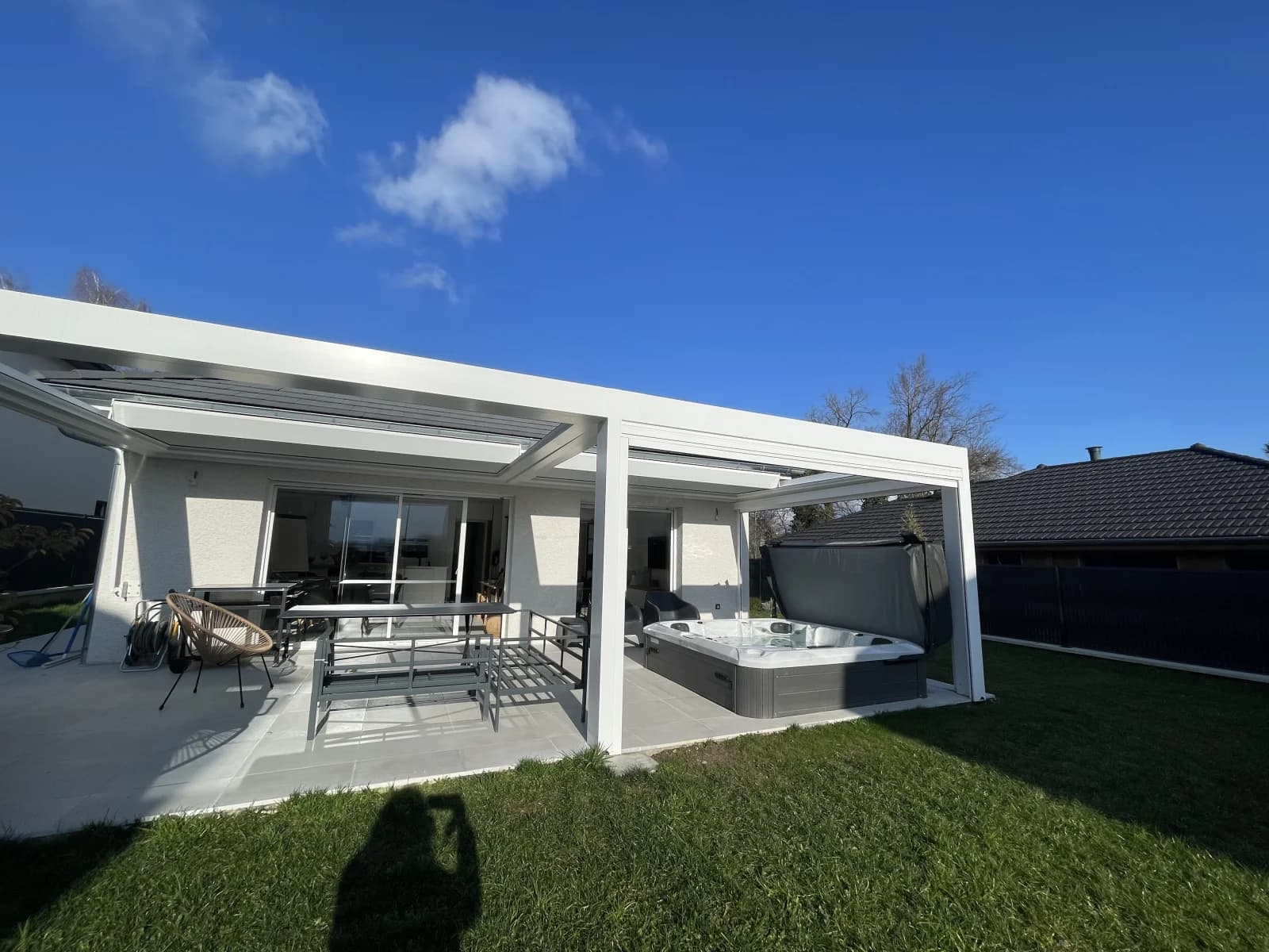 Espace Maison chaleureuse et moderne avec jacuzzi - 4