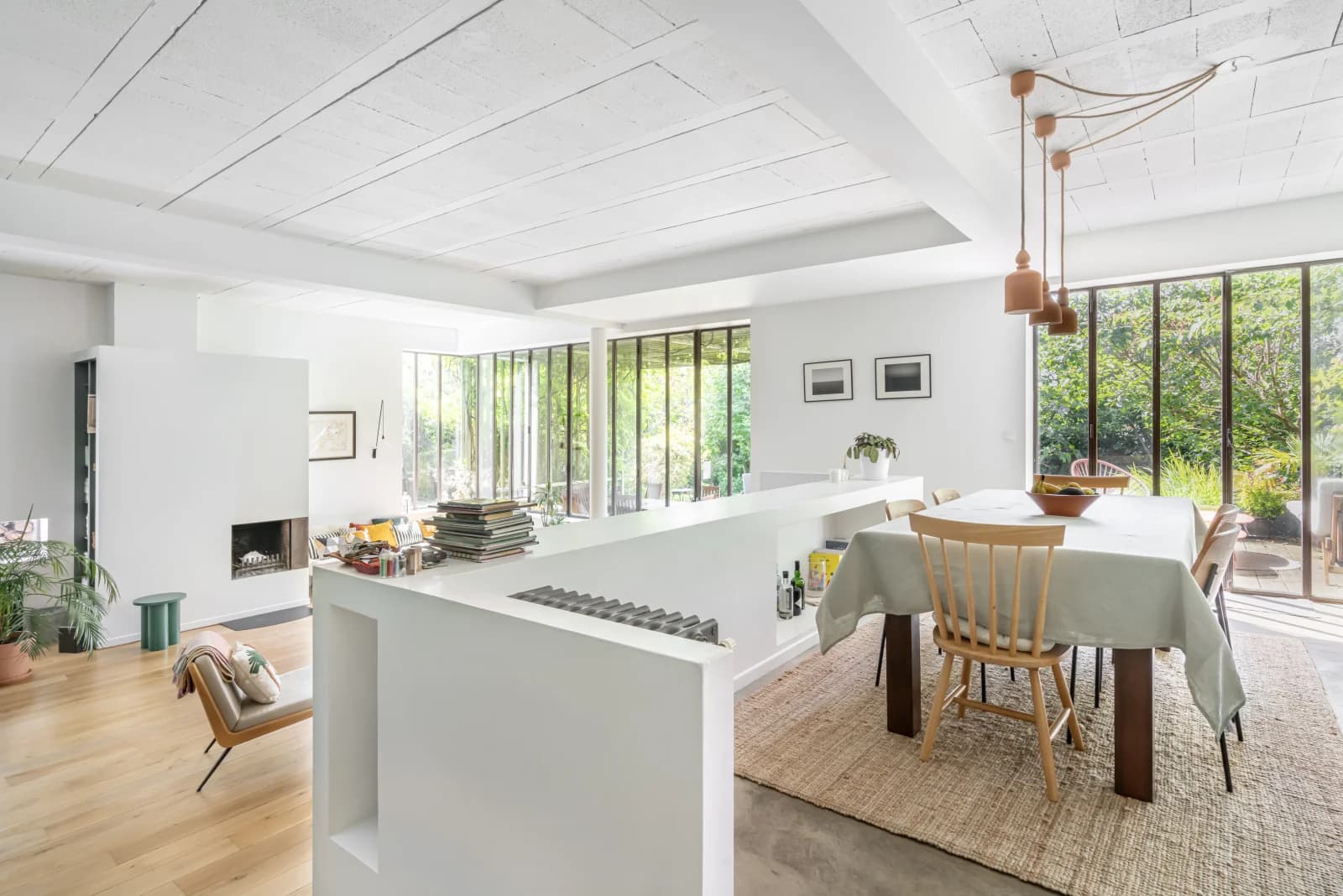 Space Renovated architect-designed house with large garden - 5