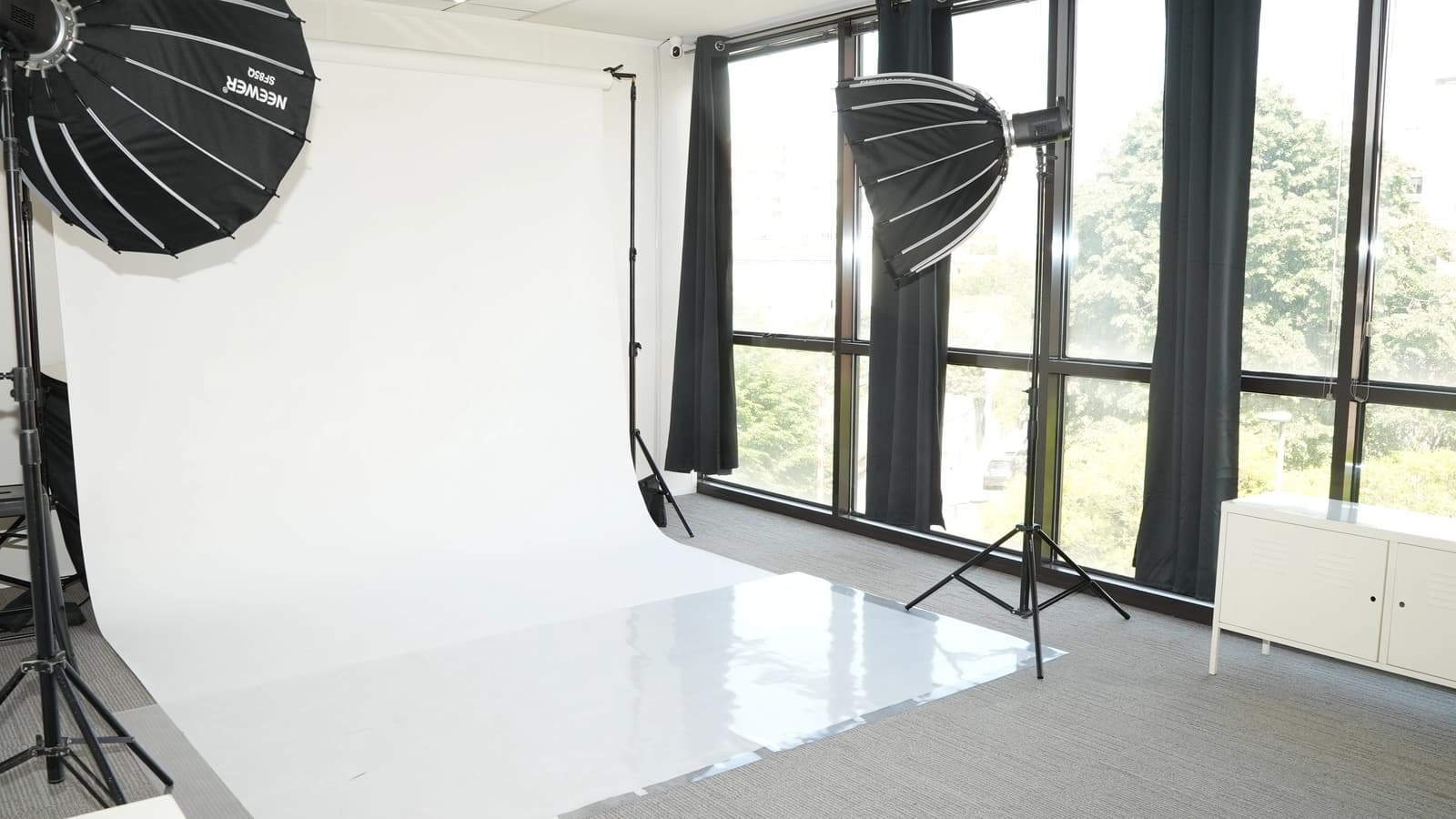 Space Photo & video studio, modern, fully equipped and very bright - 4