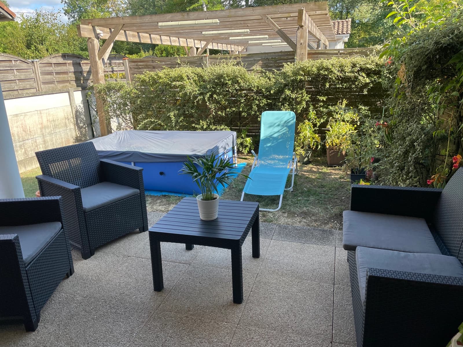 Salle de réunion dans Vaste espace de vie ouvert sur terrasse et jardin privés - 1